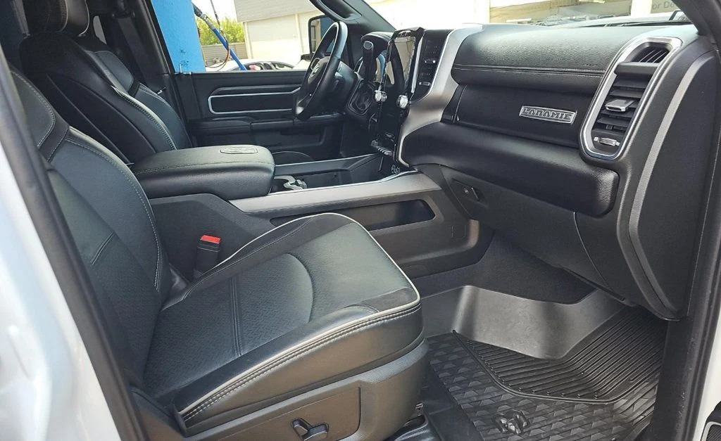 2024 Ram 3500 Laramie Dually