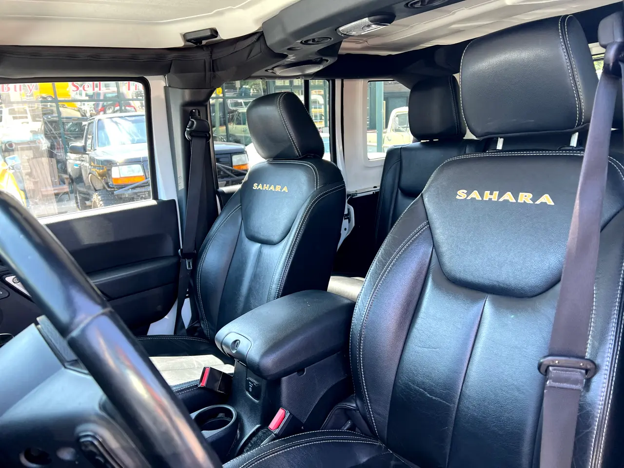 2014 Jeep Wrangler Unlimited Sahara - 5