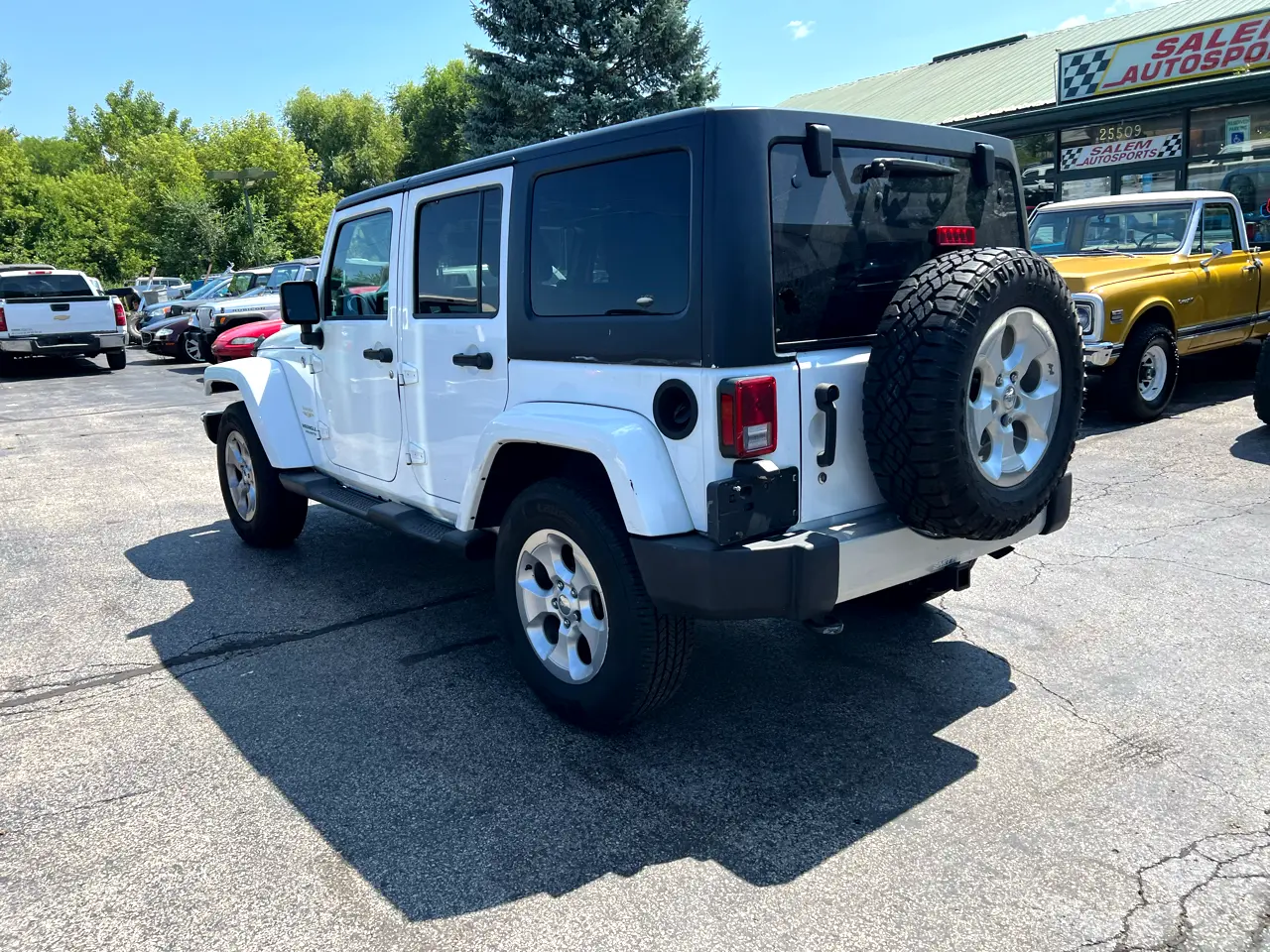 2014 Jeep Wrangler Unlimited Sahara - 4