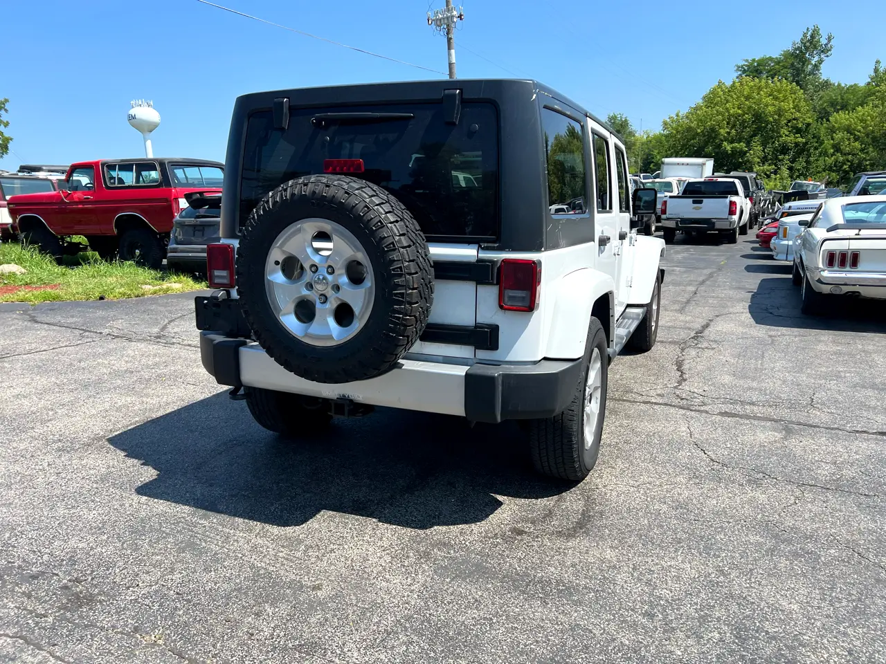 2014 Jeep Wrangler Unlimited Sahara - 3