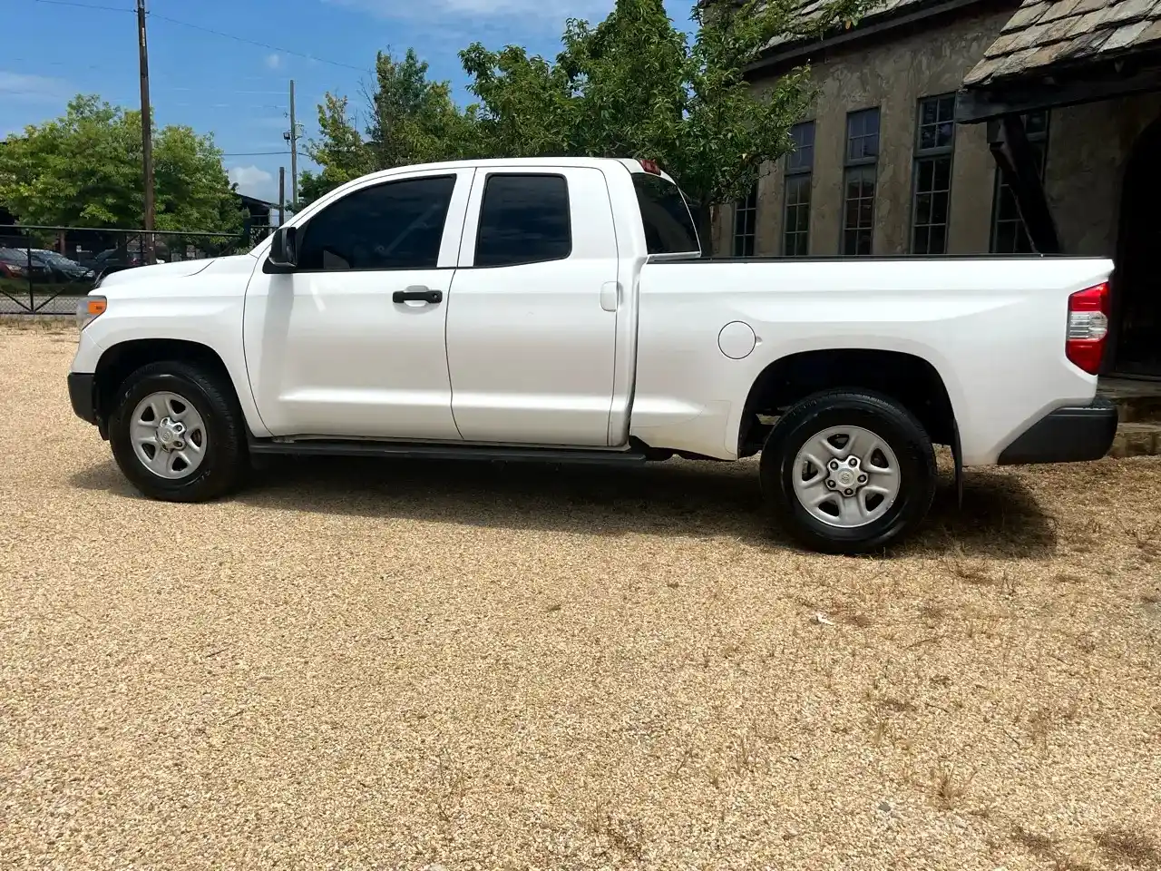 2017 Toyota Tundra SR5 - 3