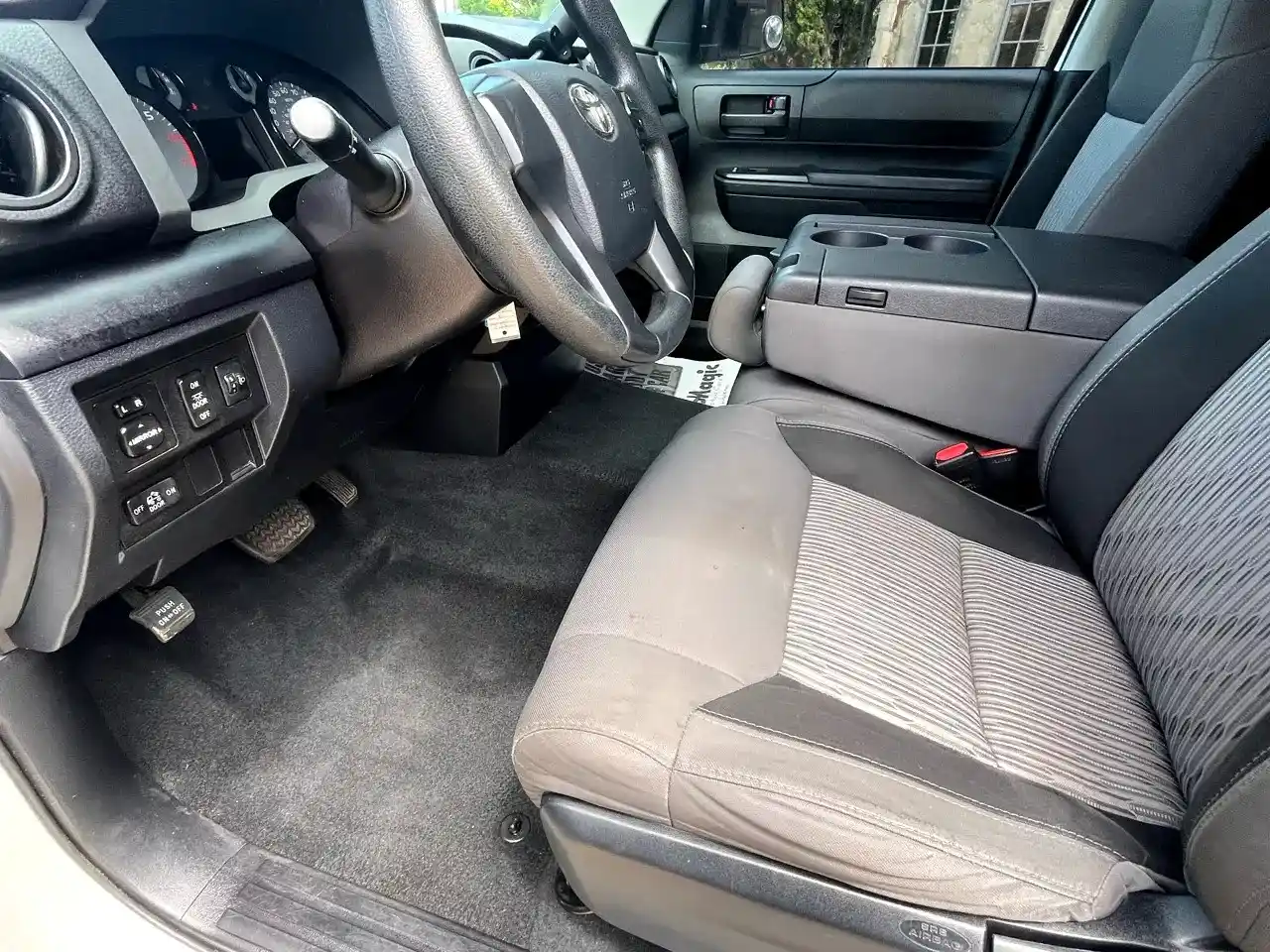 2017 Toyota Tundra SR5