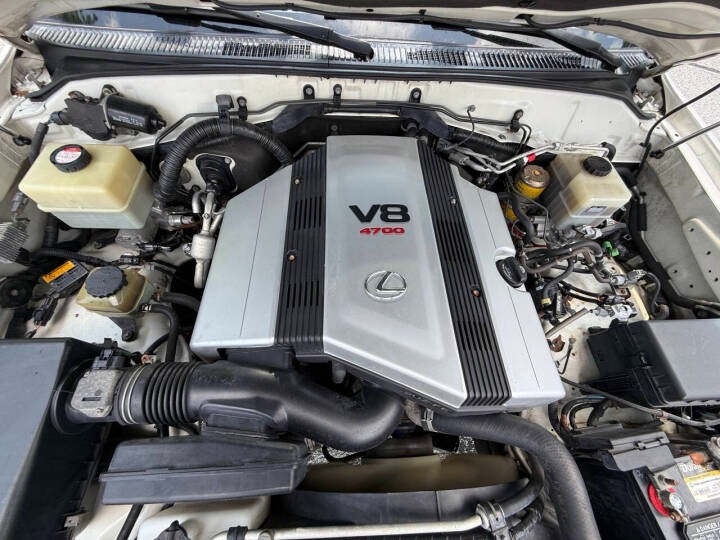 2004 Lexus LX 470