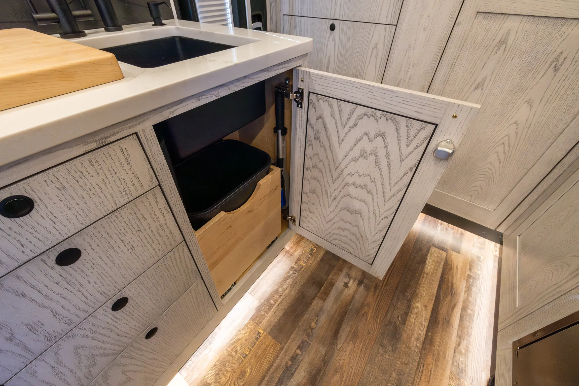 2023 EarthRoamer XV-LTi 116