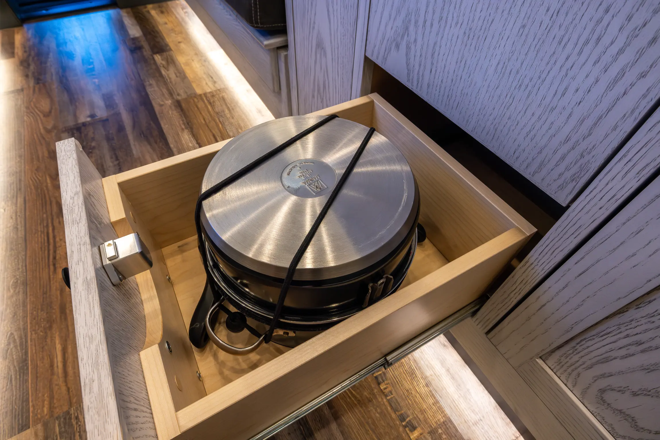 2023 EarthRoamer XV-LTi 116