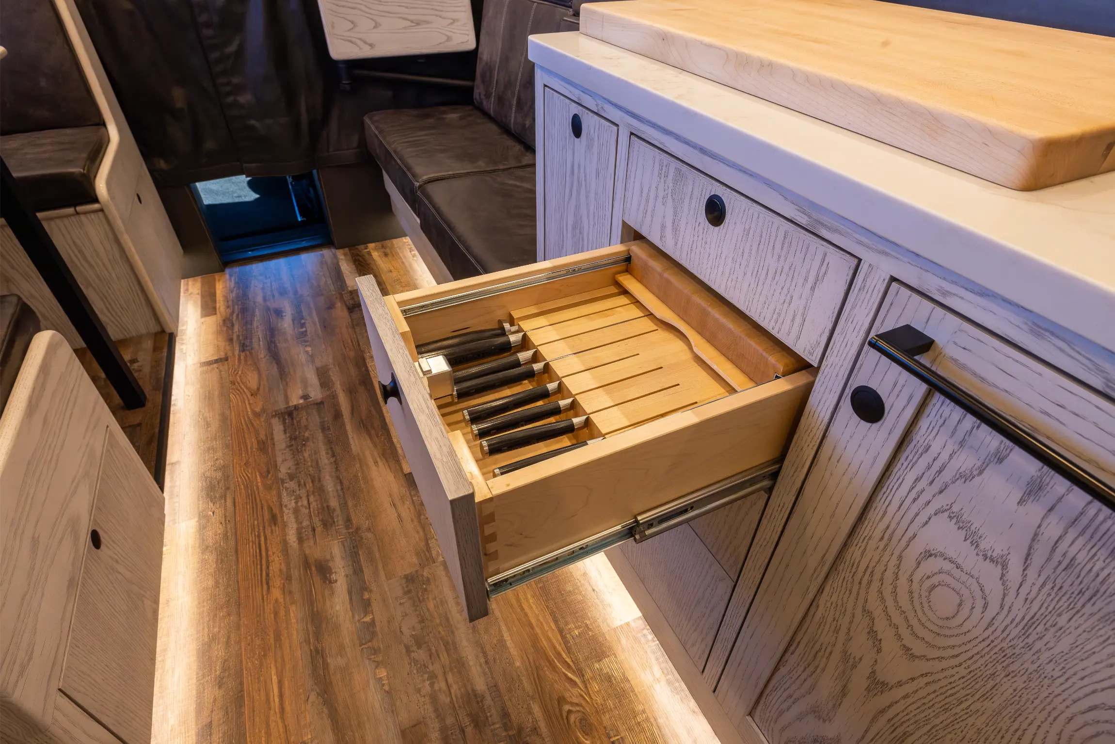 2023 EarthRoamer XV-LTi 116