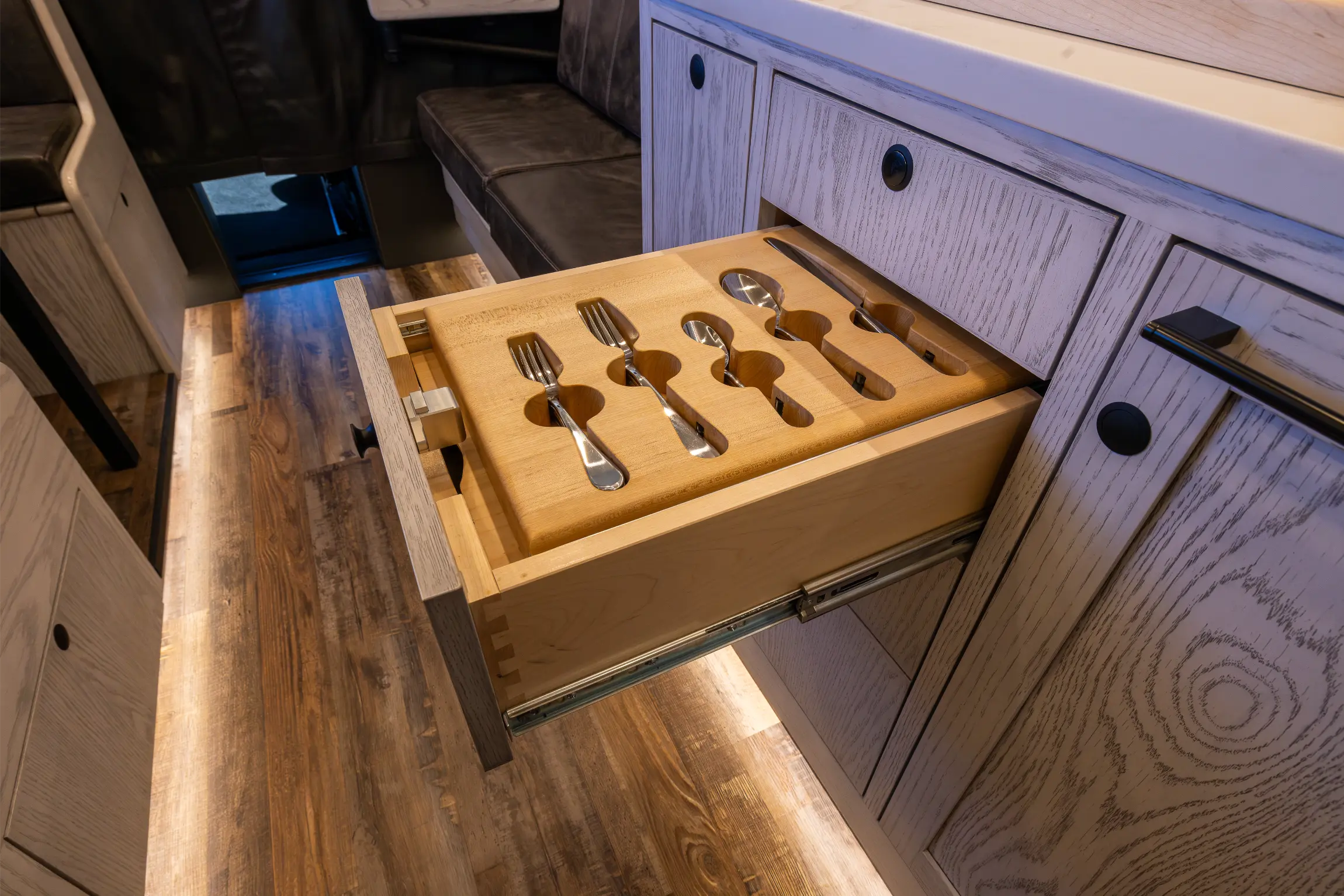 2023 EarthRoamer XV-LTi 116