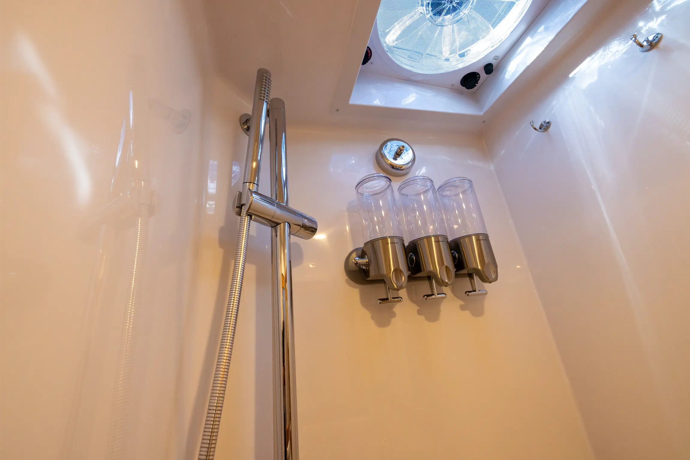 2023 EarthRoamer XV-LTi 116