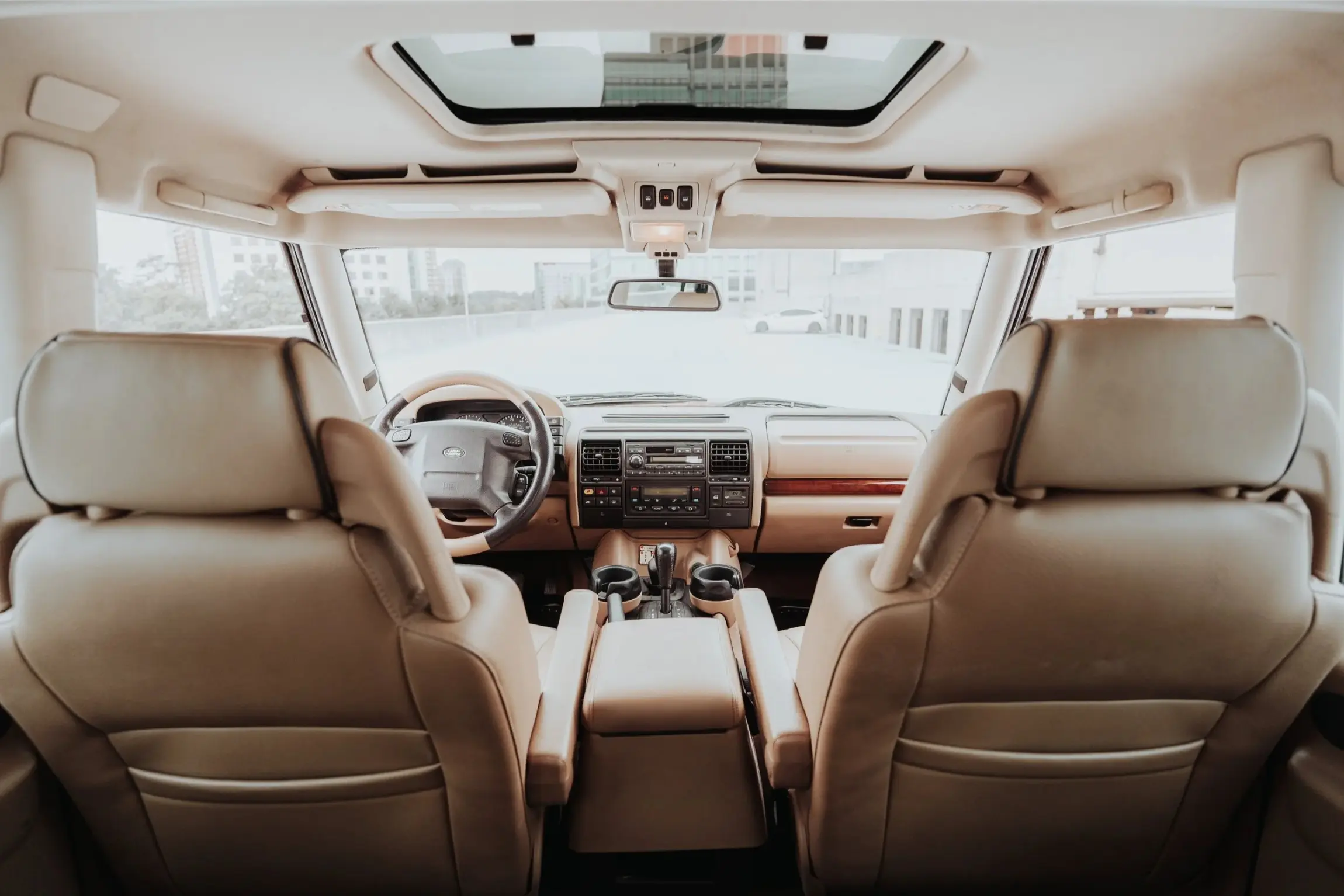 Rutland Red 2000 Land Rover Discovery II