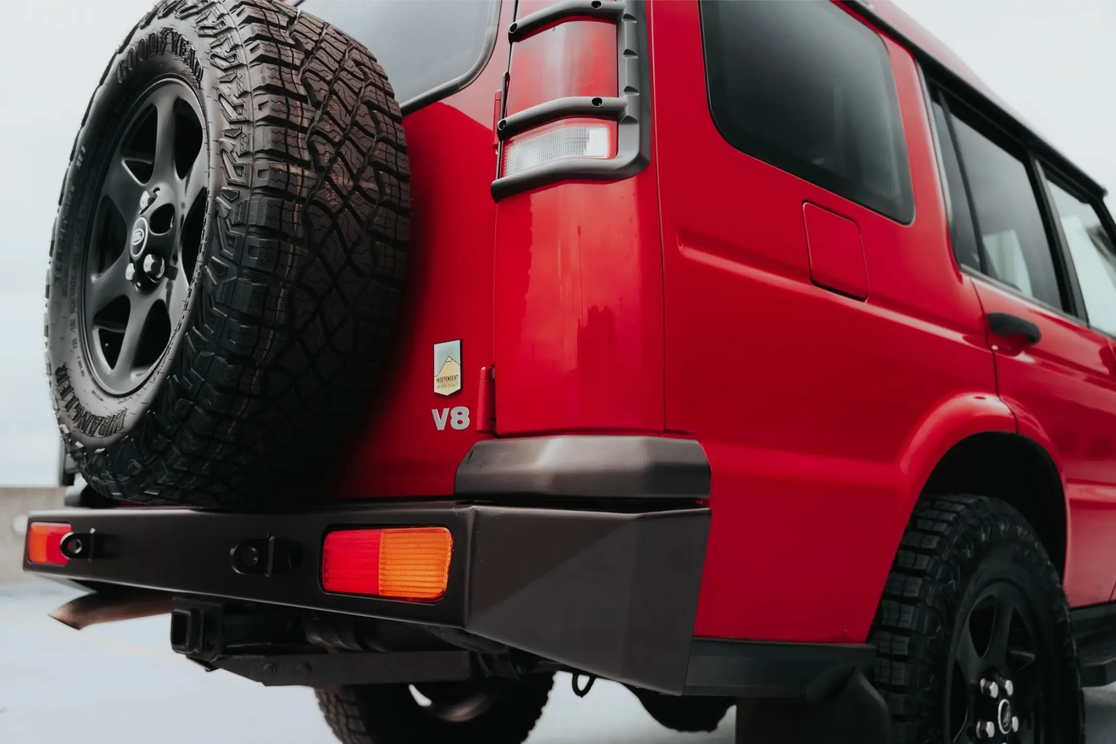 Rutland Red 2000 Land Rover Discovery II