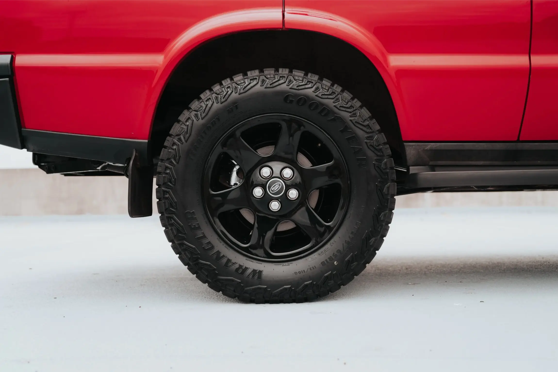 Rutland Red 2000 Land Rover Discovery II