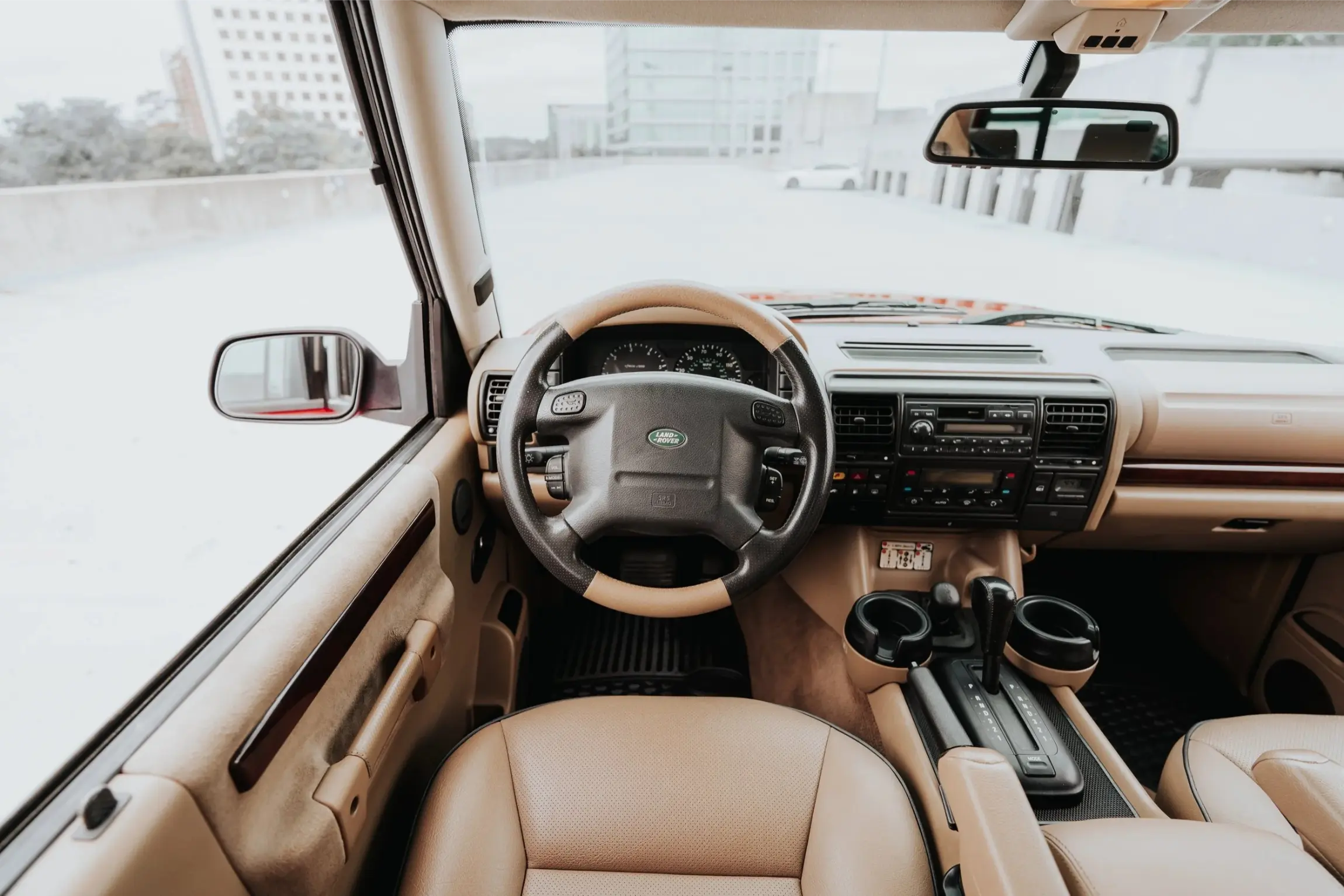 Rutland Red 2000 Land Rover Discovery II