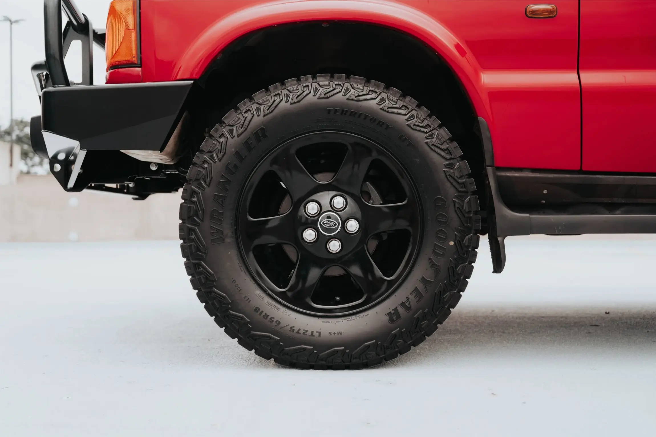 Rutland Red 2000 Land Rover Discovery II