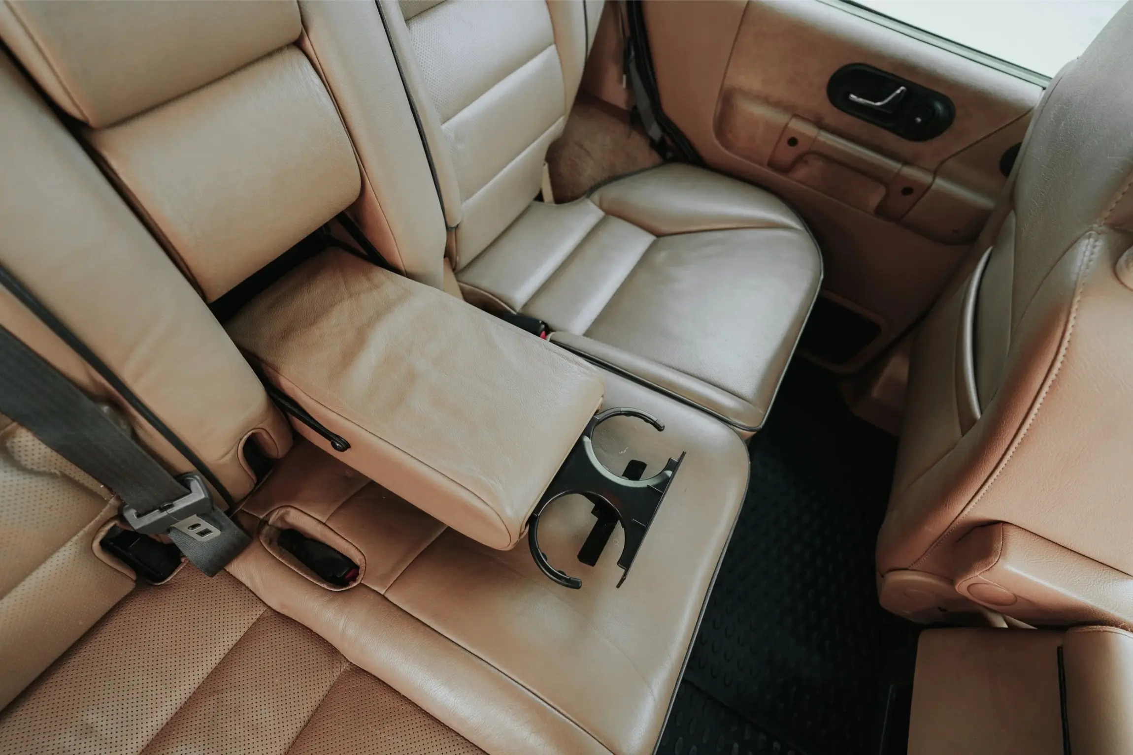 Rutland Red 2000 Land Rover Discovery II