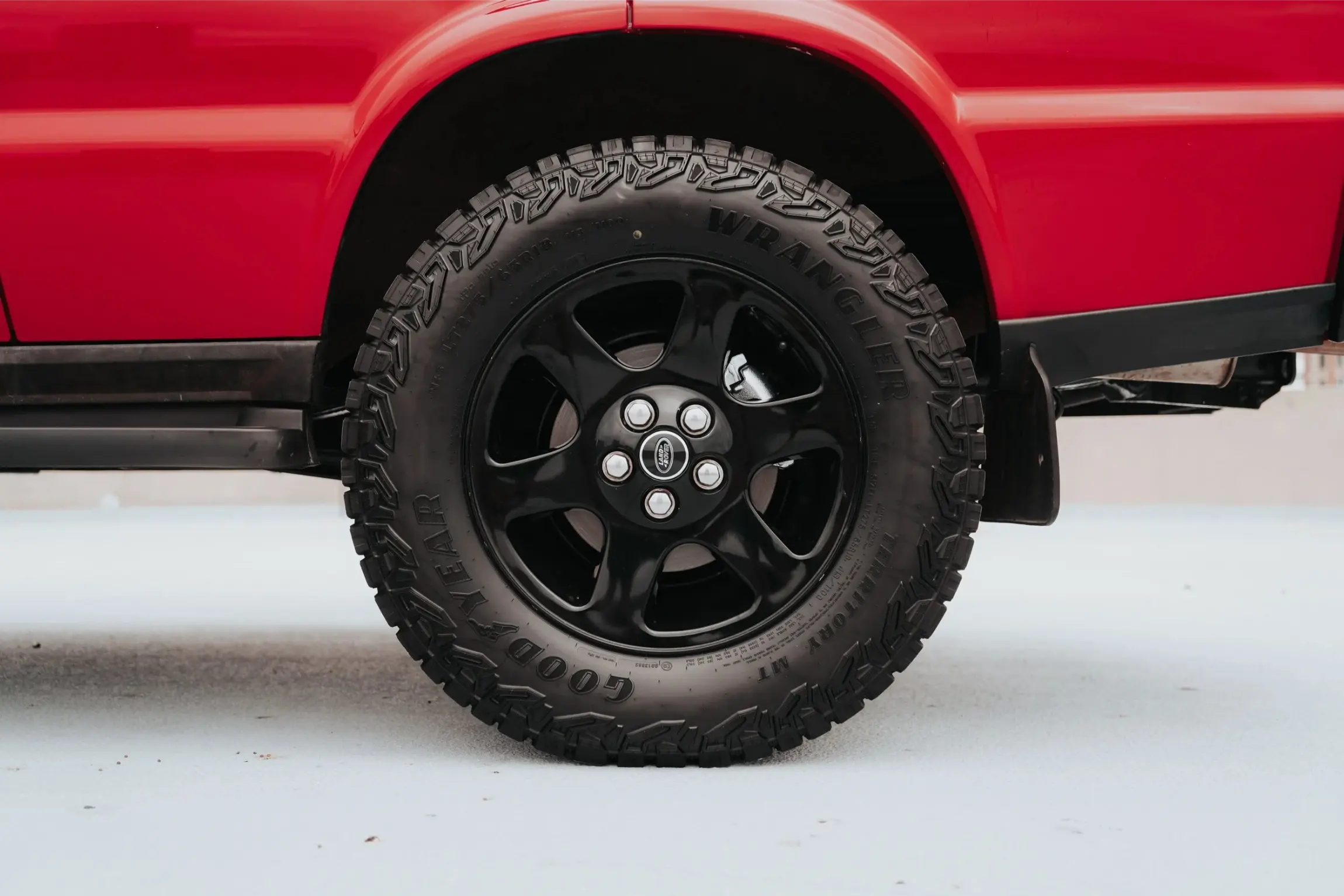 Rutland Red 2000 Land Rover Discovery II