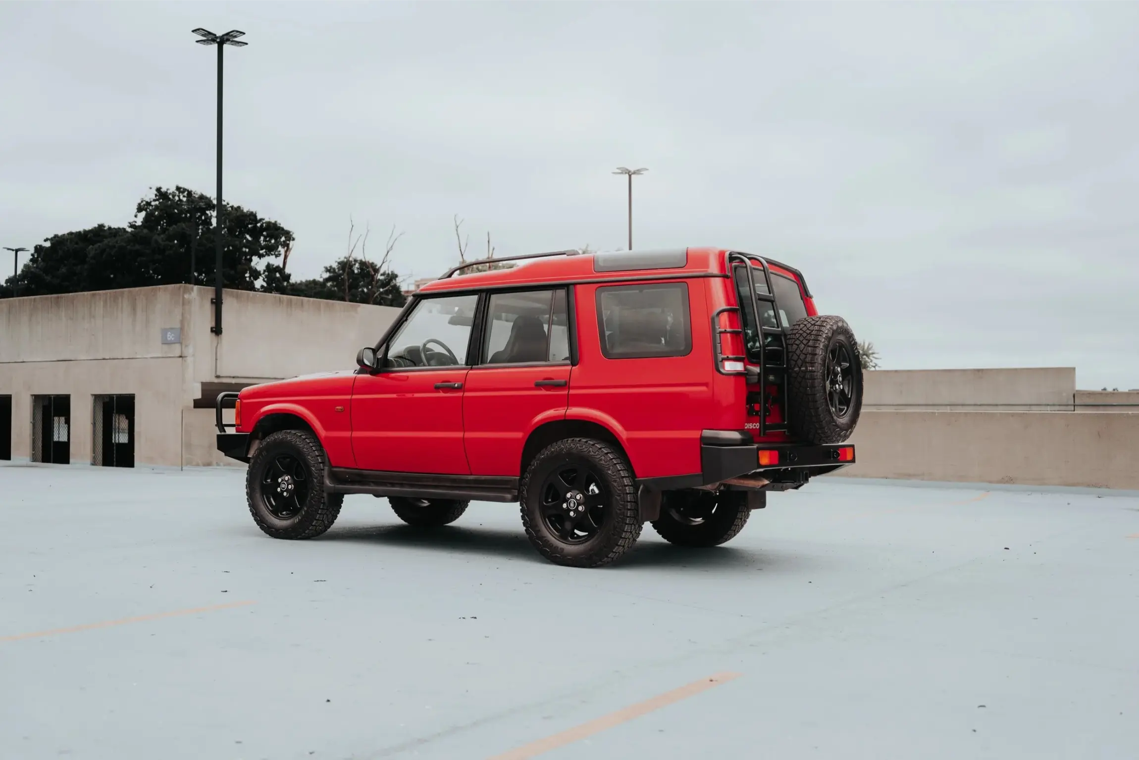Rutland Red 2000 Land Rover Discovery II