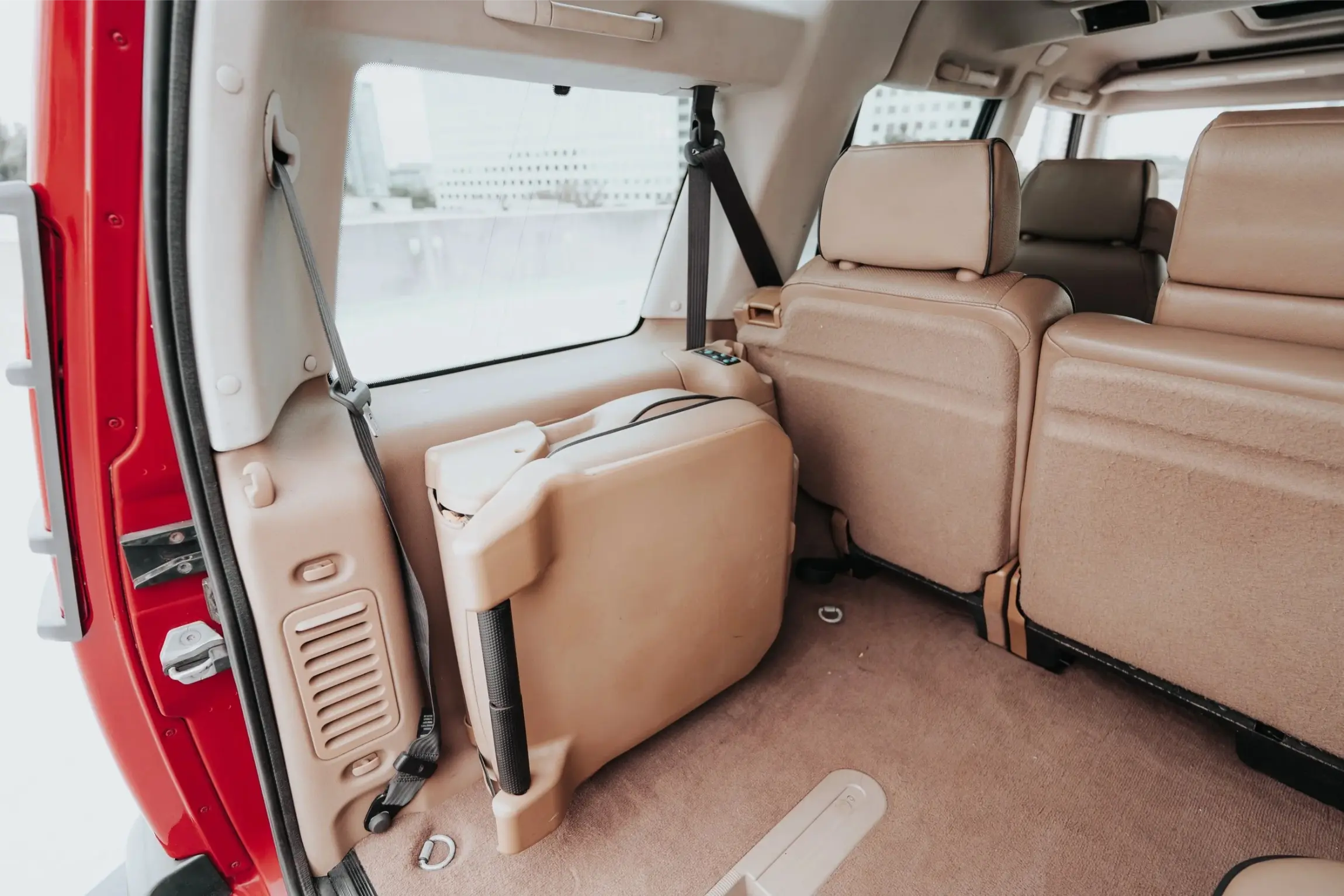 Rutland Red 2000 Land Rover Discovery II