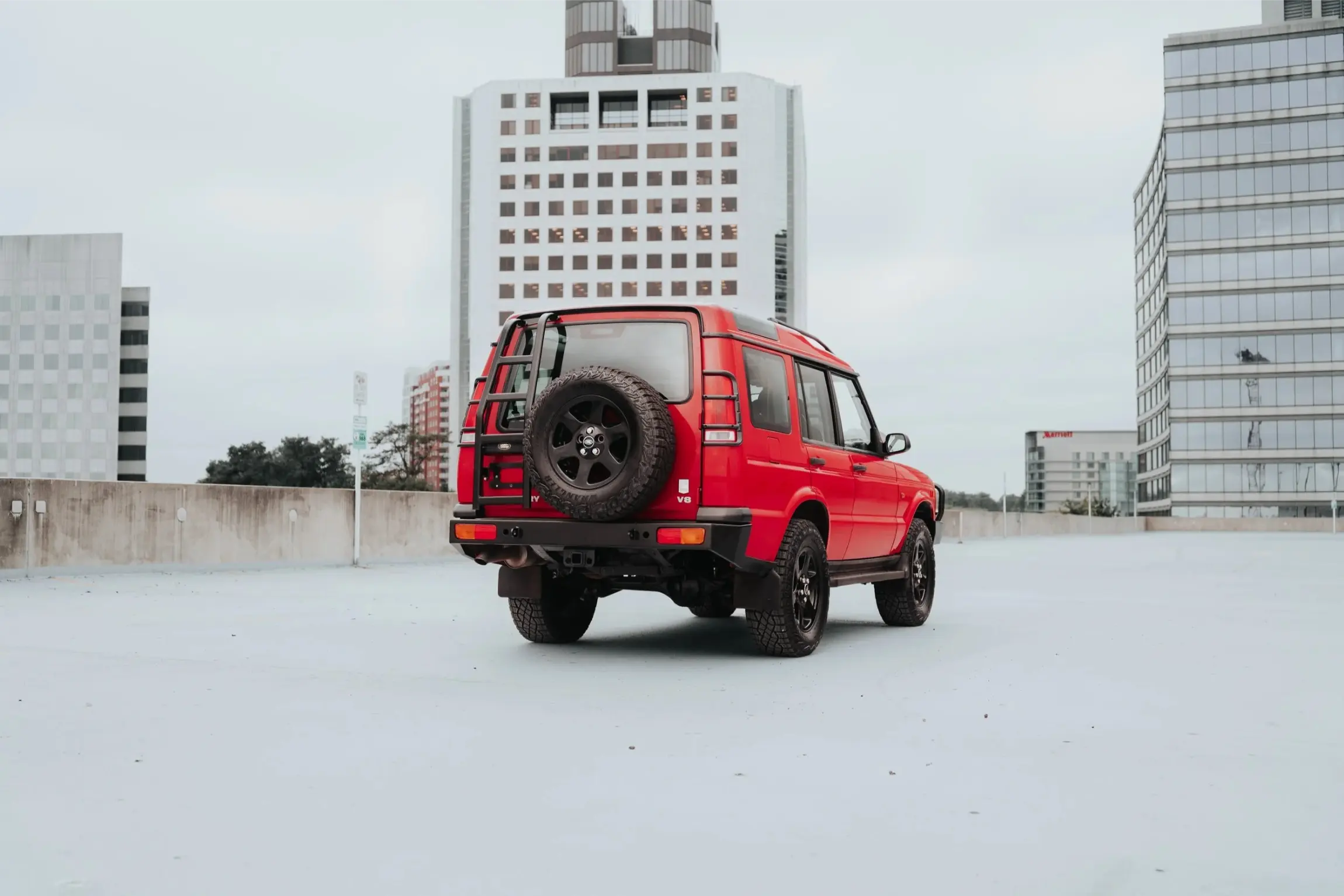 Rutland Red 2000 Land Rover Discovery II