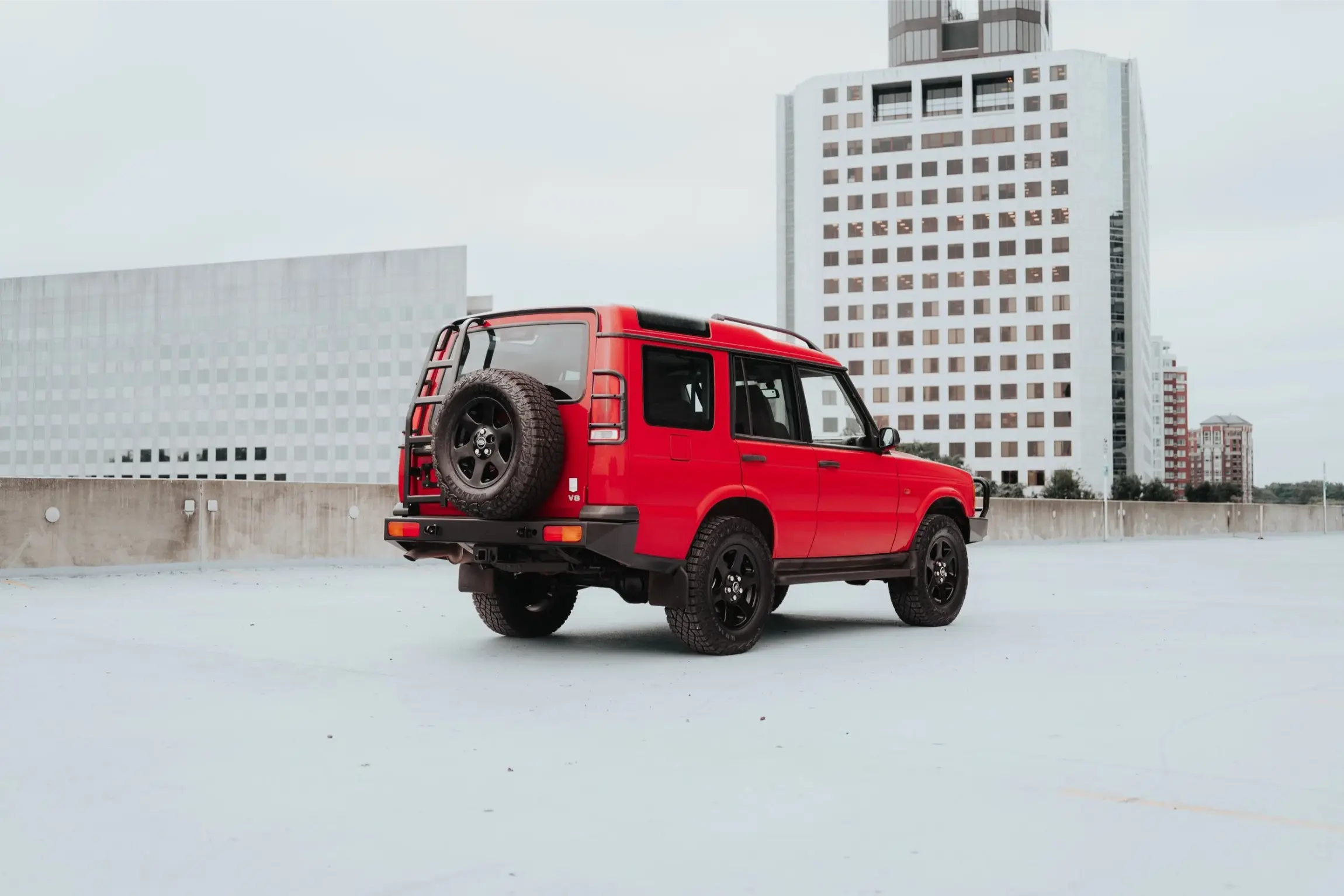 Rutland Red 2000 Land Rover Discovery II