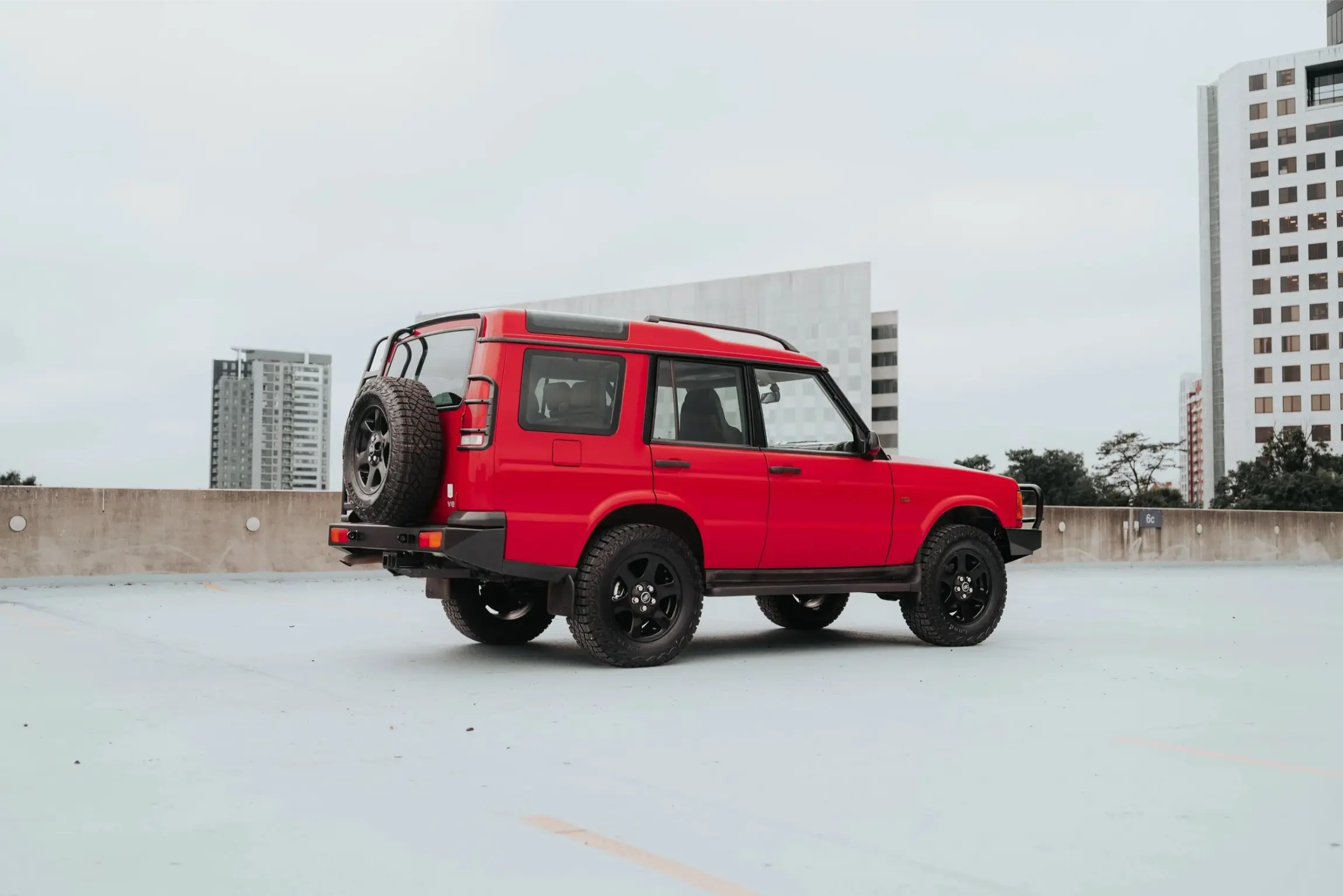 Rutland Red 2000 Land Rover Discovery II