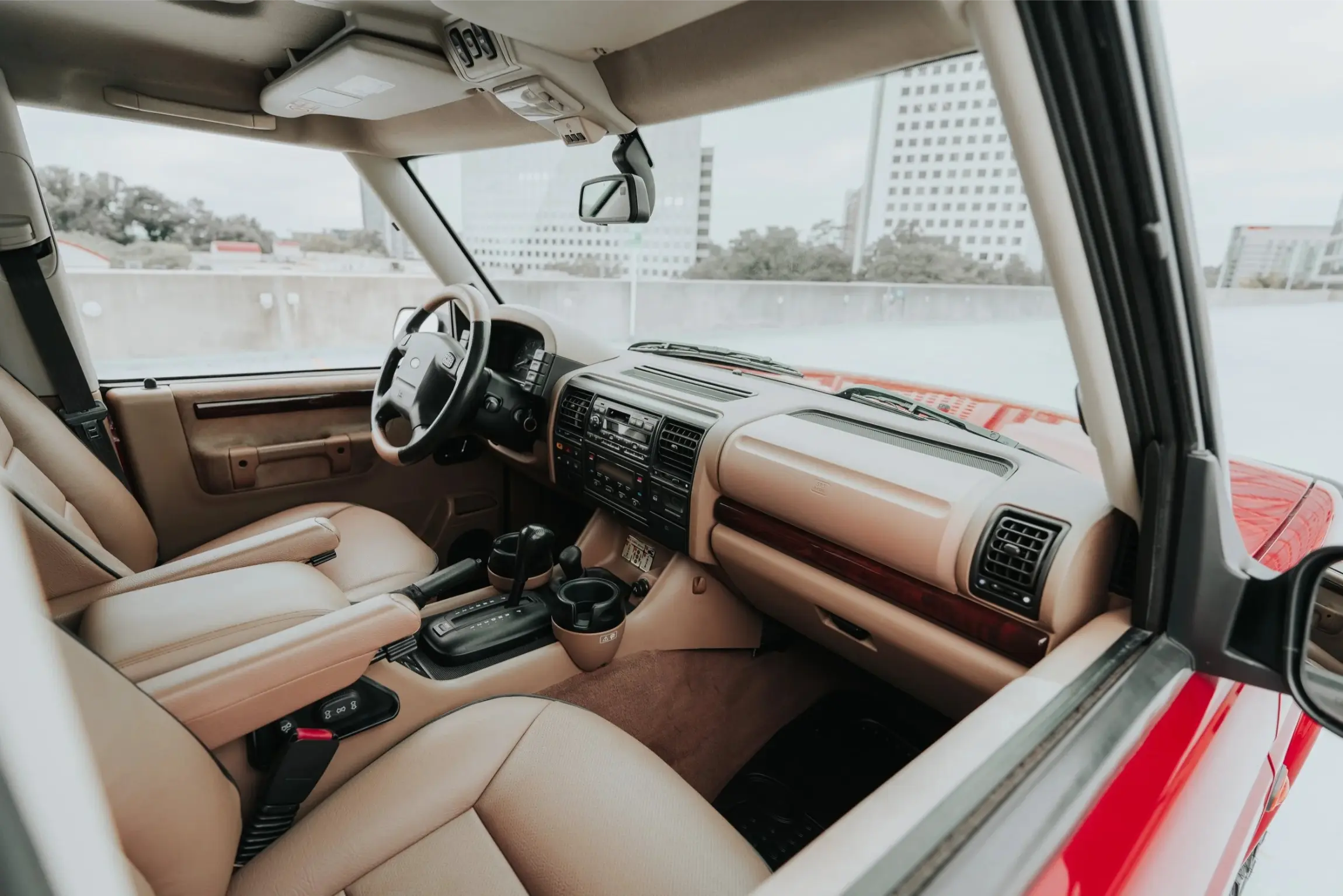 Rutland Red 2000 Land Rover Discovery II