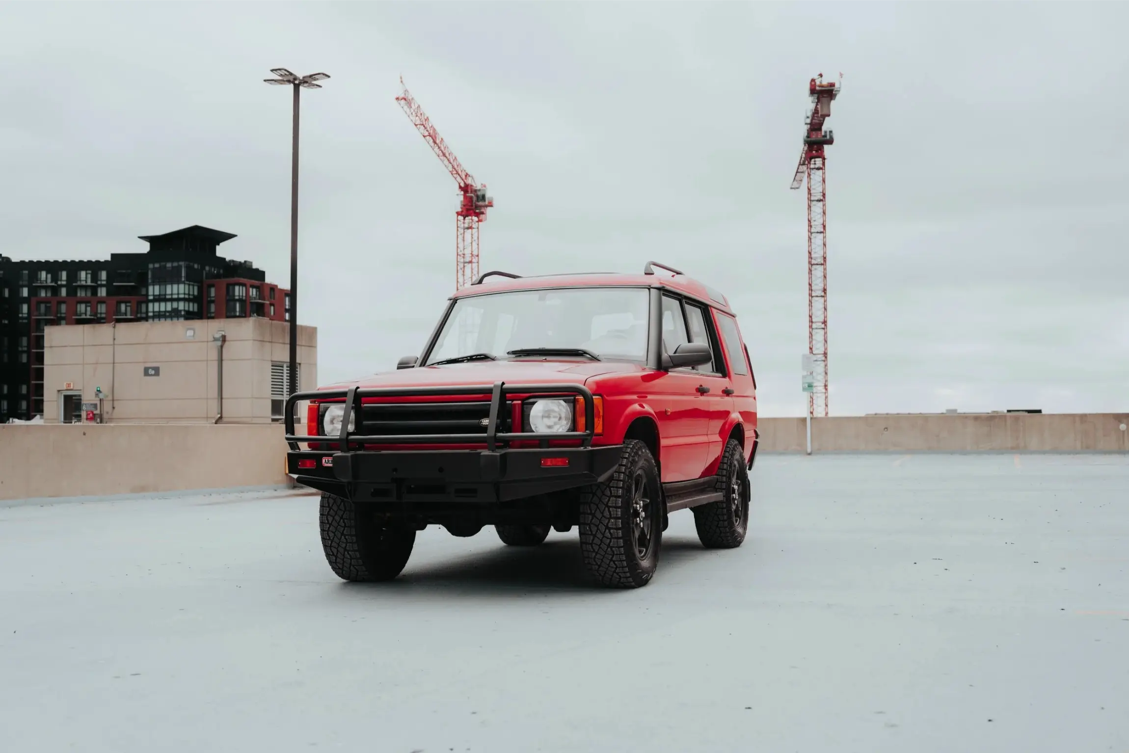 Rutland Red 2000 Land Rover Discovery II