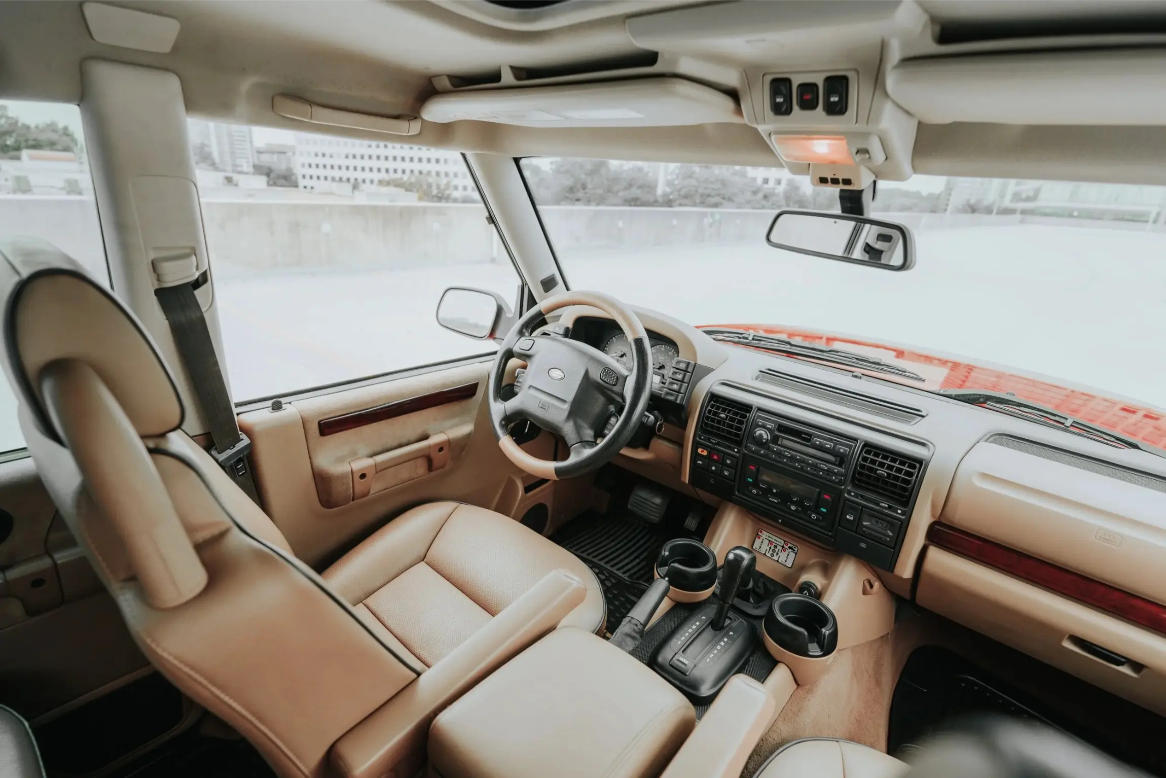 Rutland Red 2000 Land Rover Discovery II