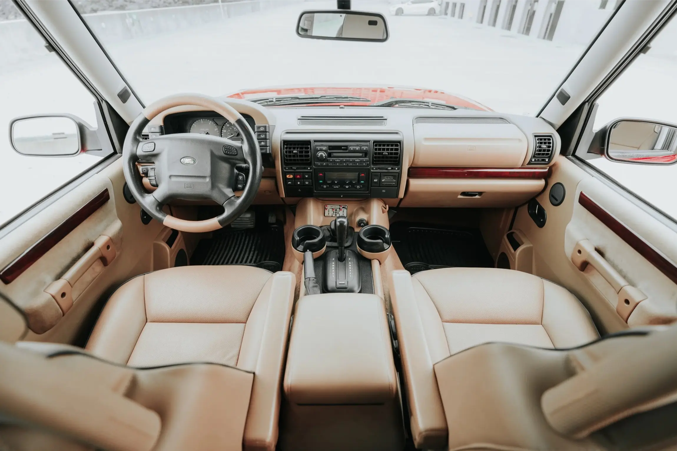 Rutland Red 2000 Land Rover Discovery II