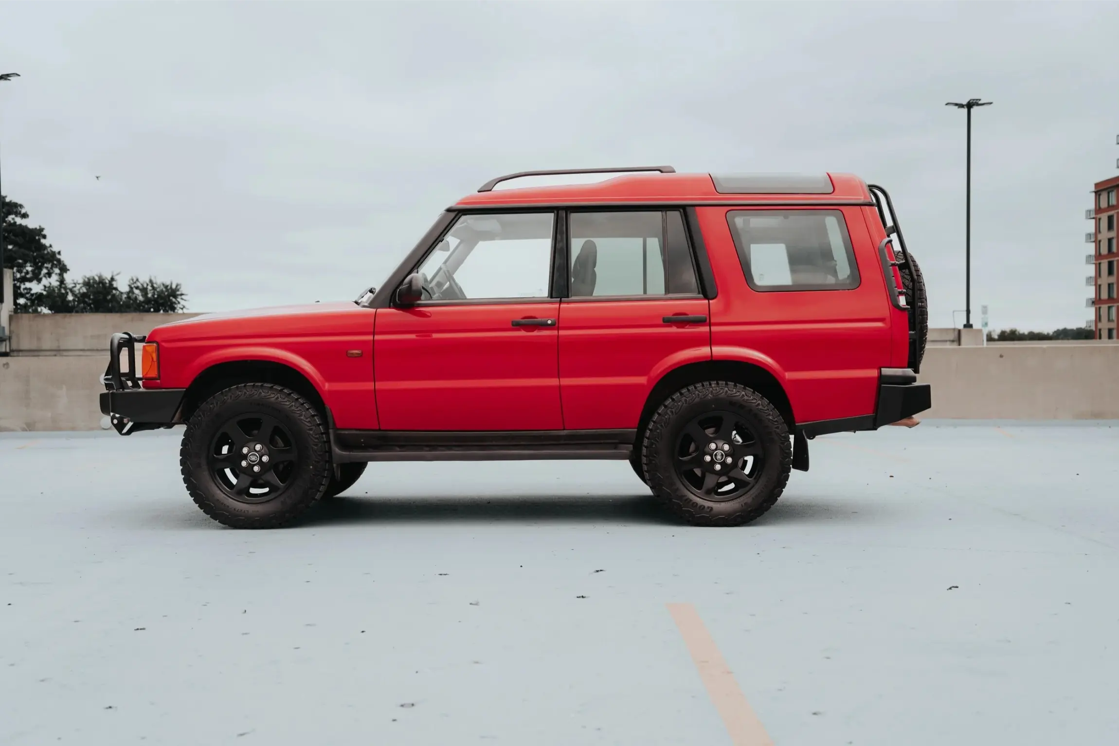 Rutland Red 2000 Land Rover Discovery II
