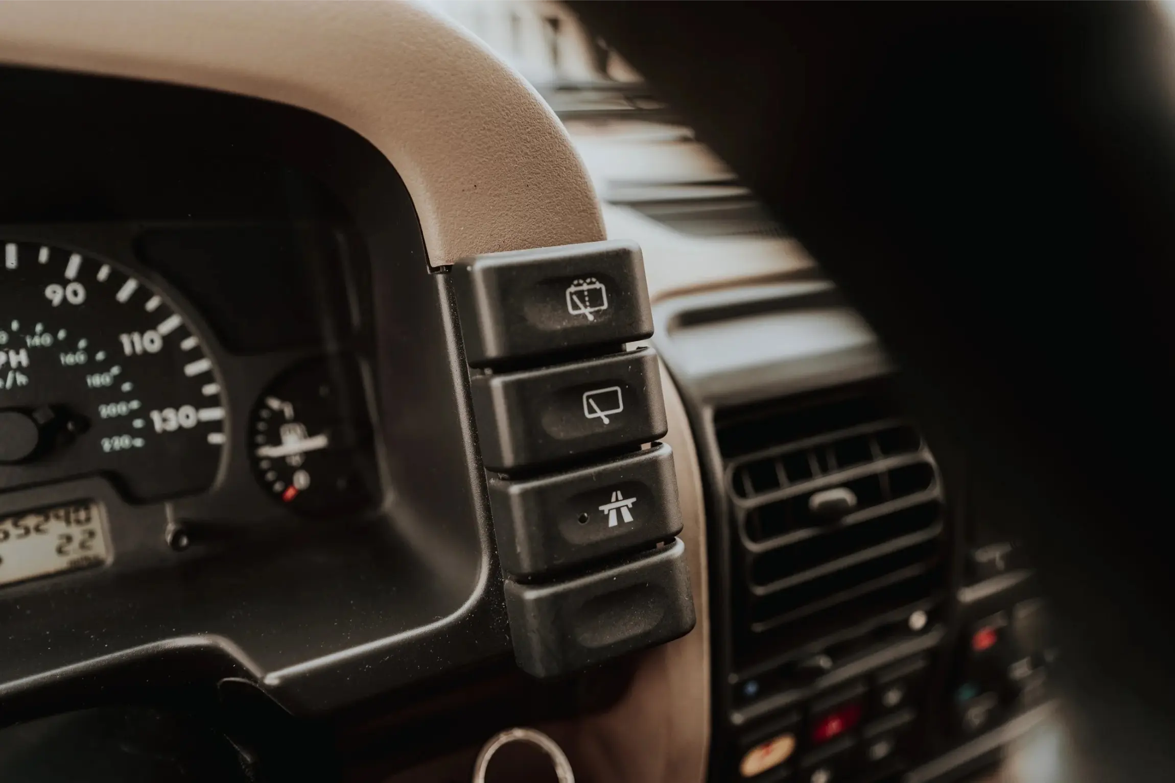 Rutland Red 2000 Land Rover Discovery II