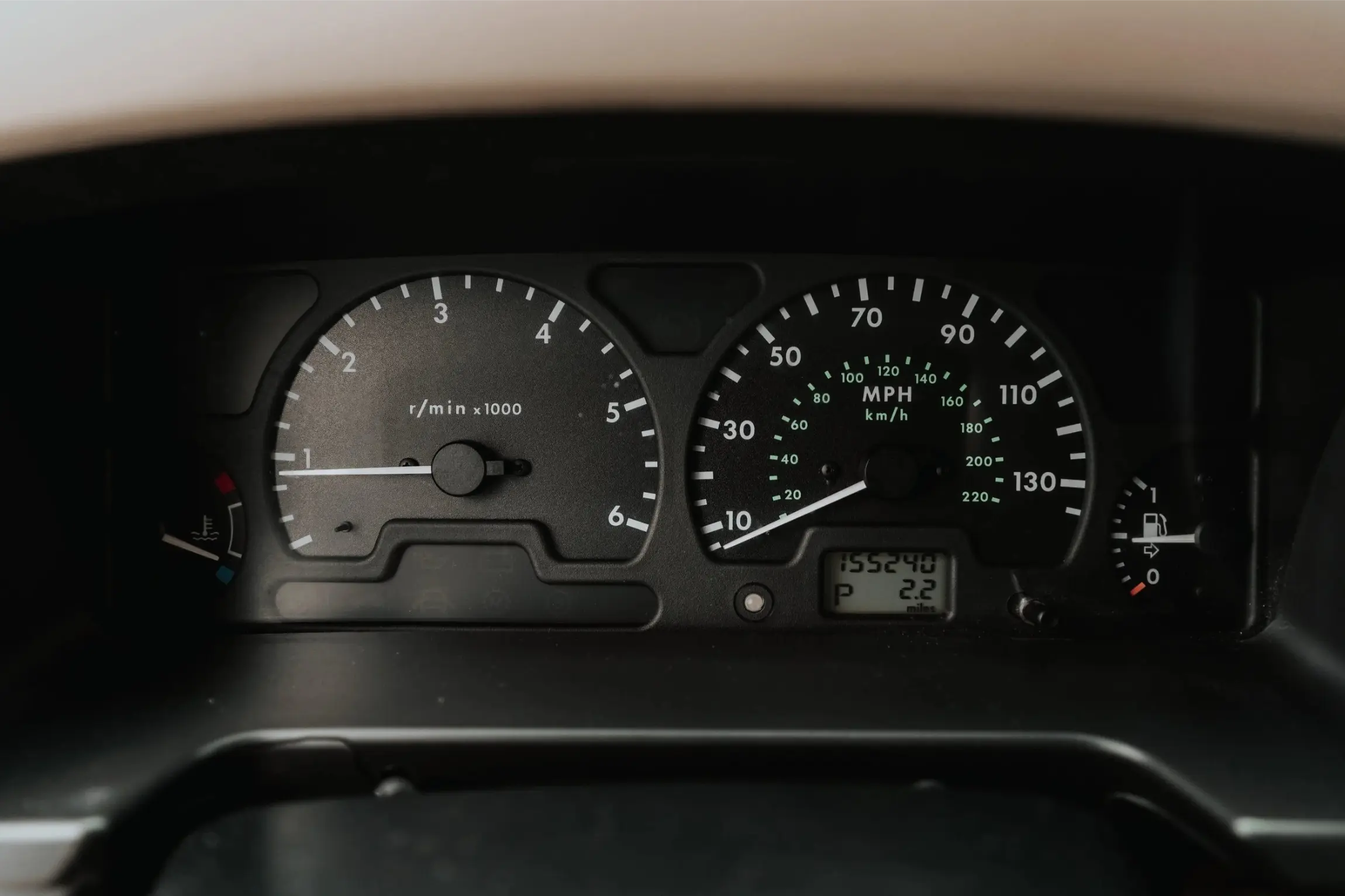 Rutland Red 2000 Land Rover Discovery II