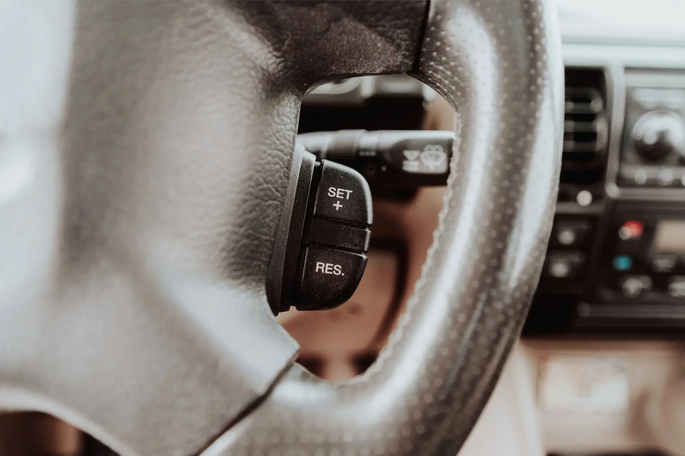 Rutland Red 2000 Land Rover Discovery II