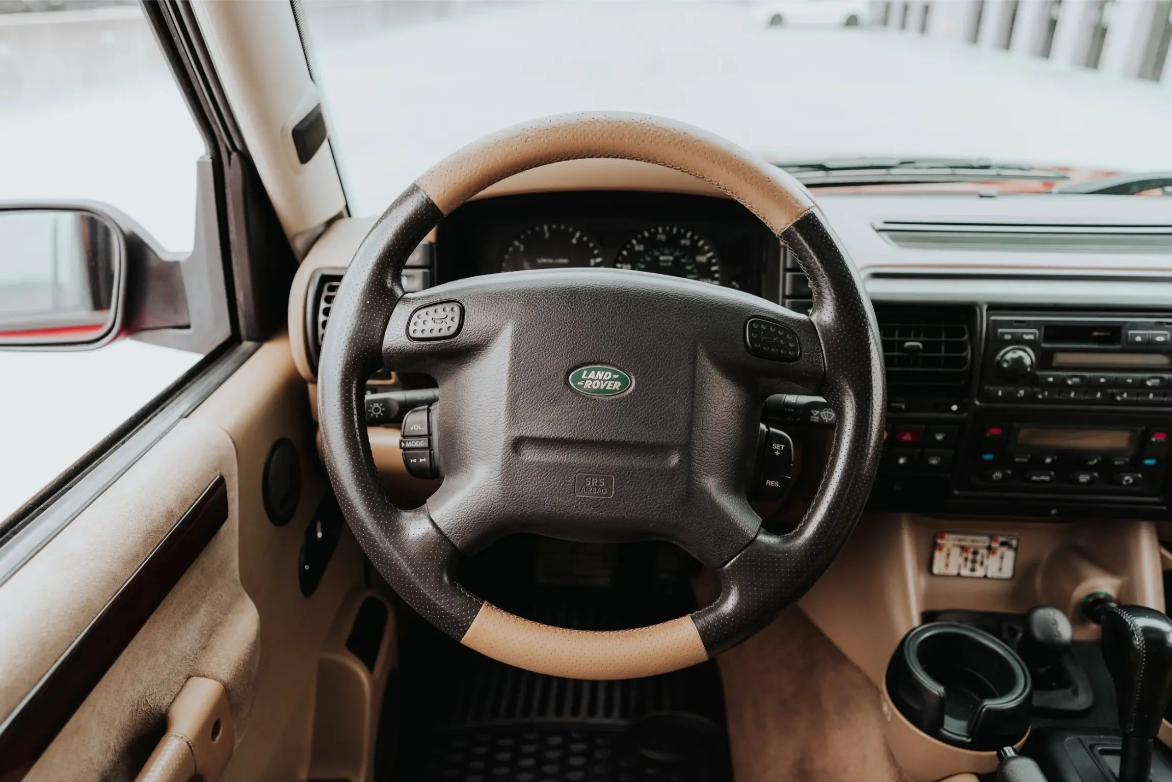 Rutland Red 2000 Land Rover Discovery II