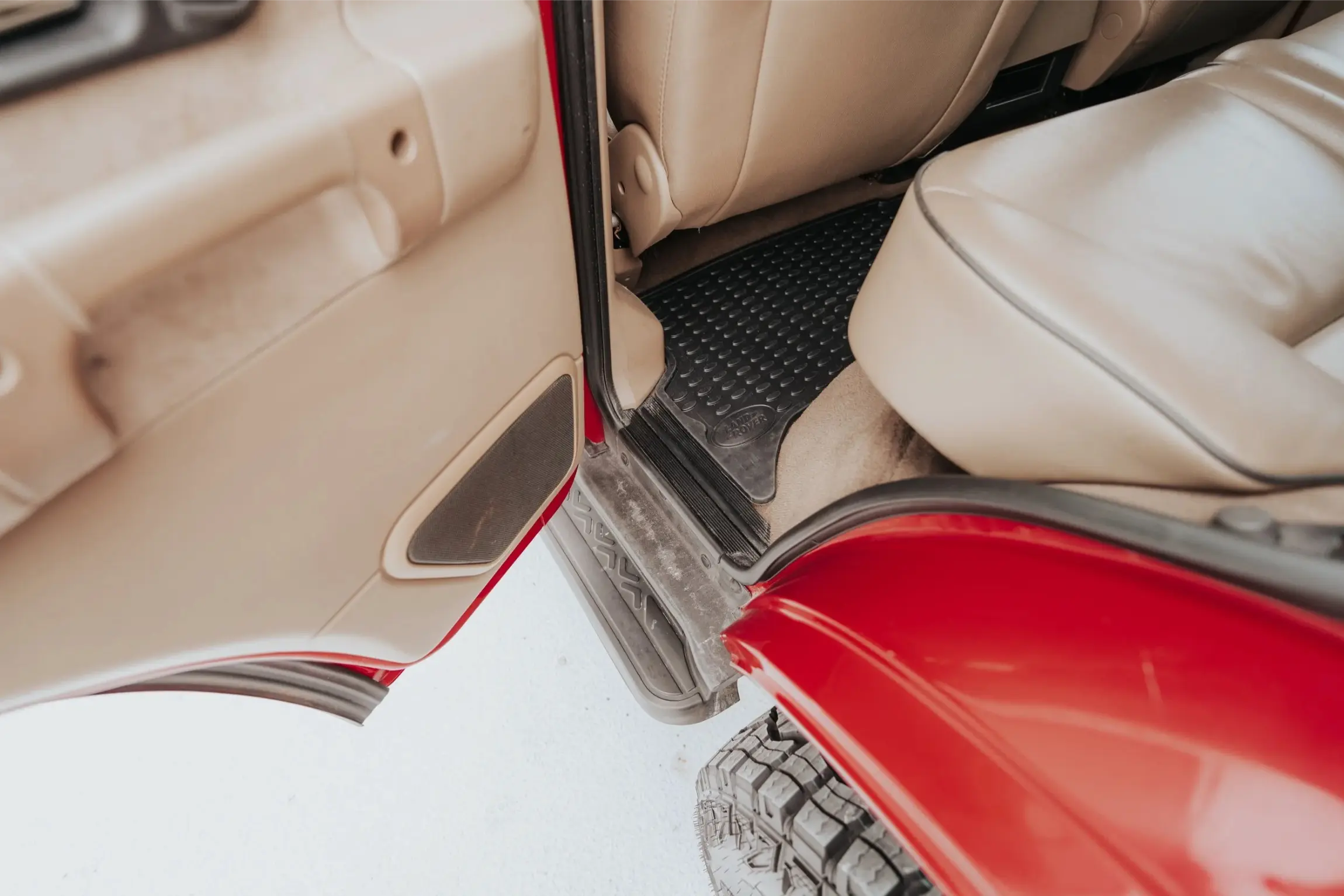 Rutland Red 2000 Land Rover Discovery II