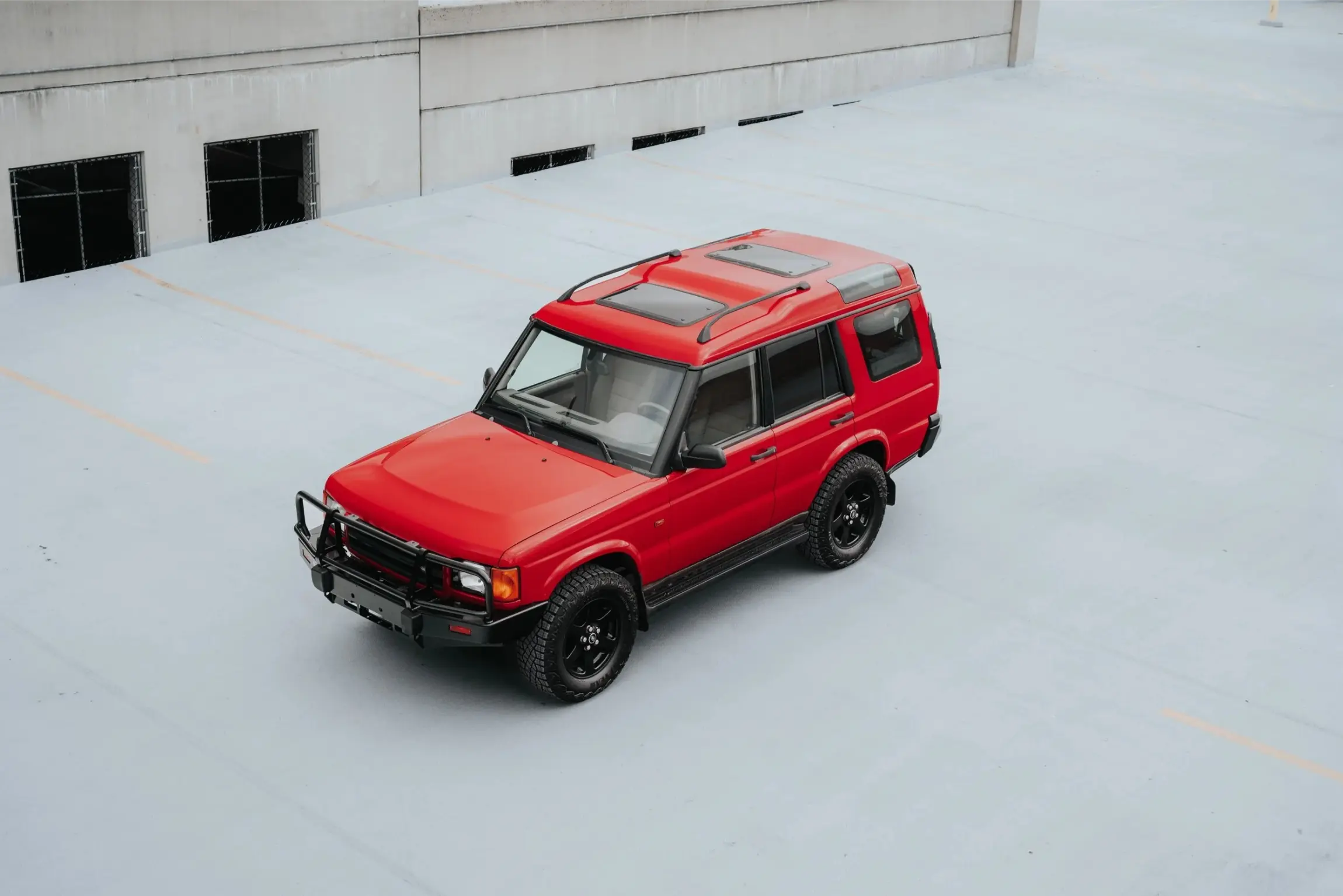 Rutland Red 2000 Land Rover Discovery II
