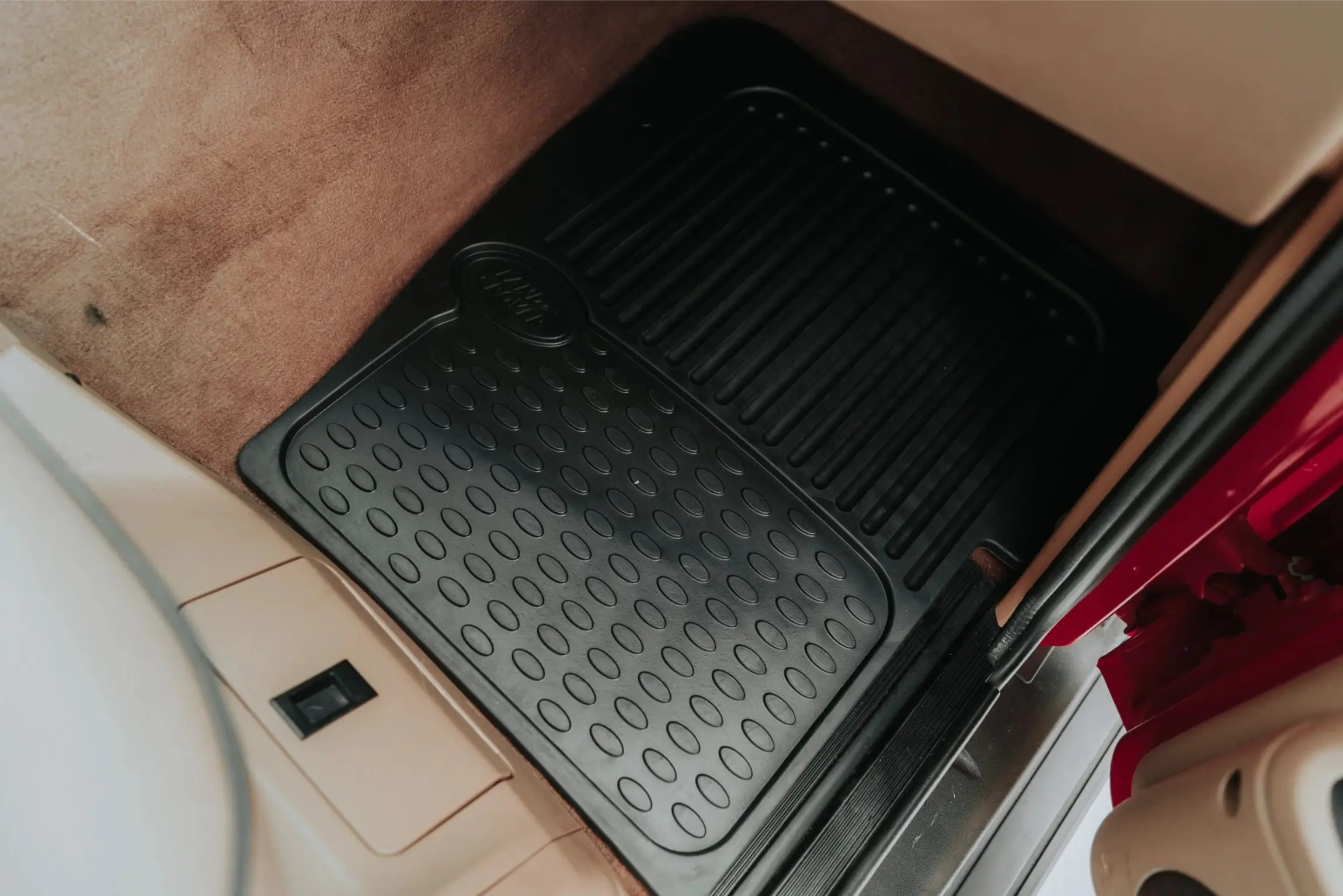 Rutland Red 2000 Land Rover Discovery II