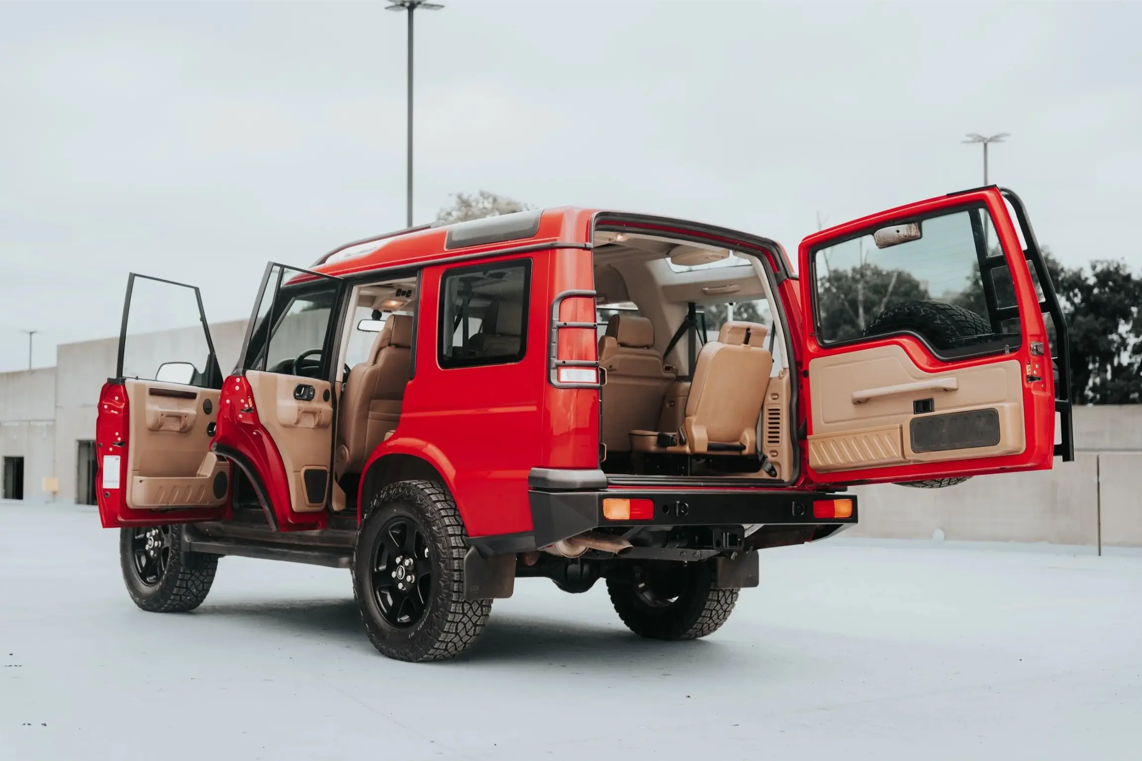Rutland Red 2000 Land Rover Discovery II