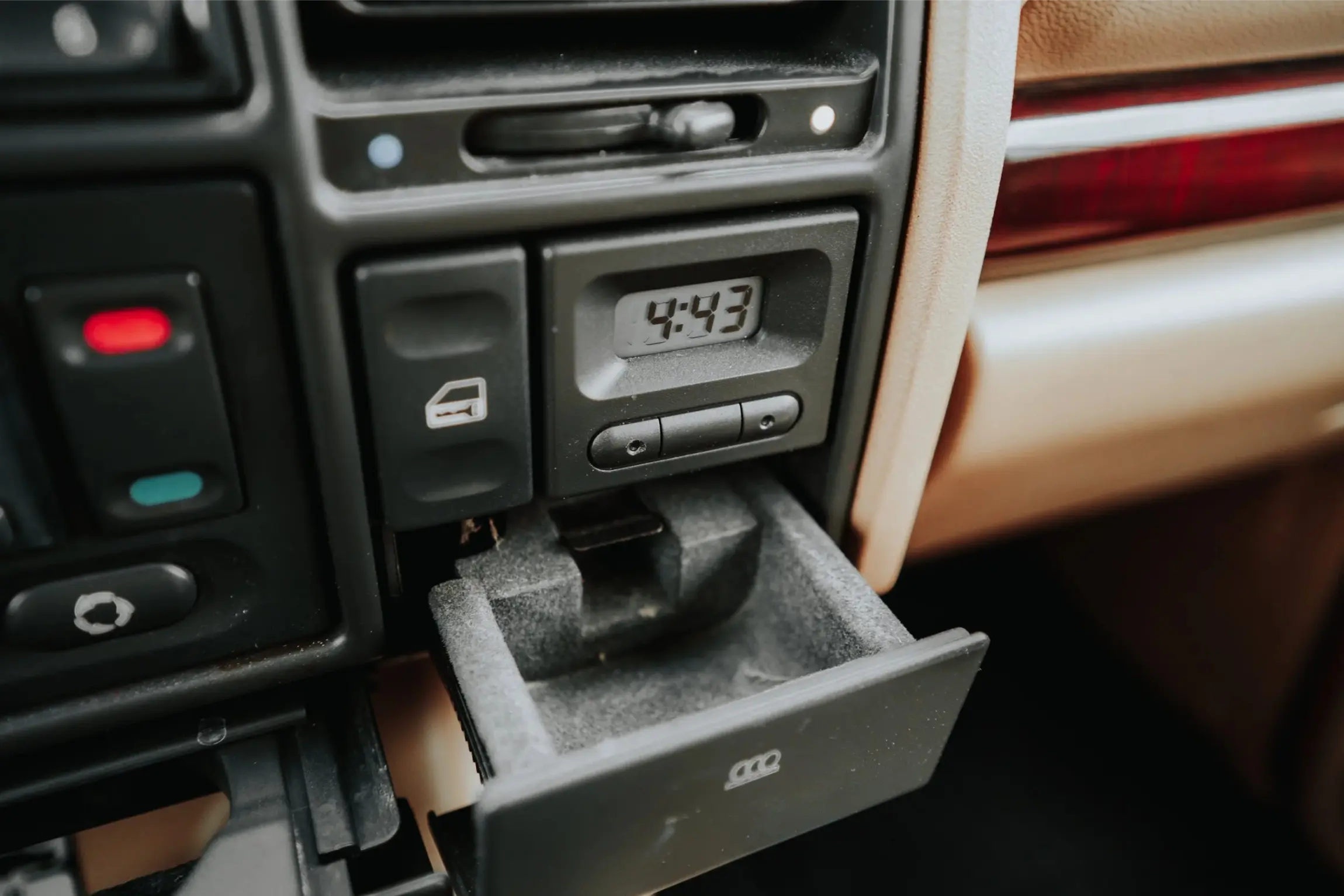 Rutland Red 2000 Land Rover Discovery II