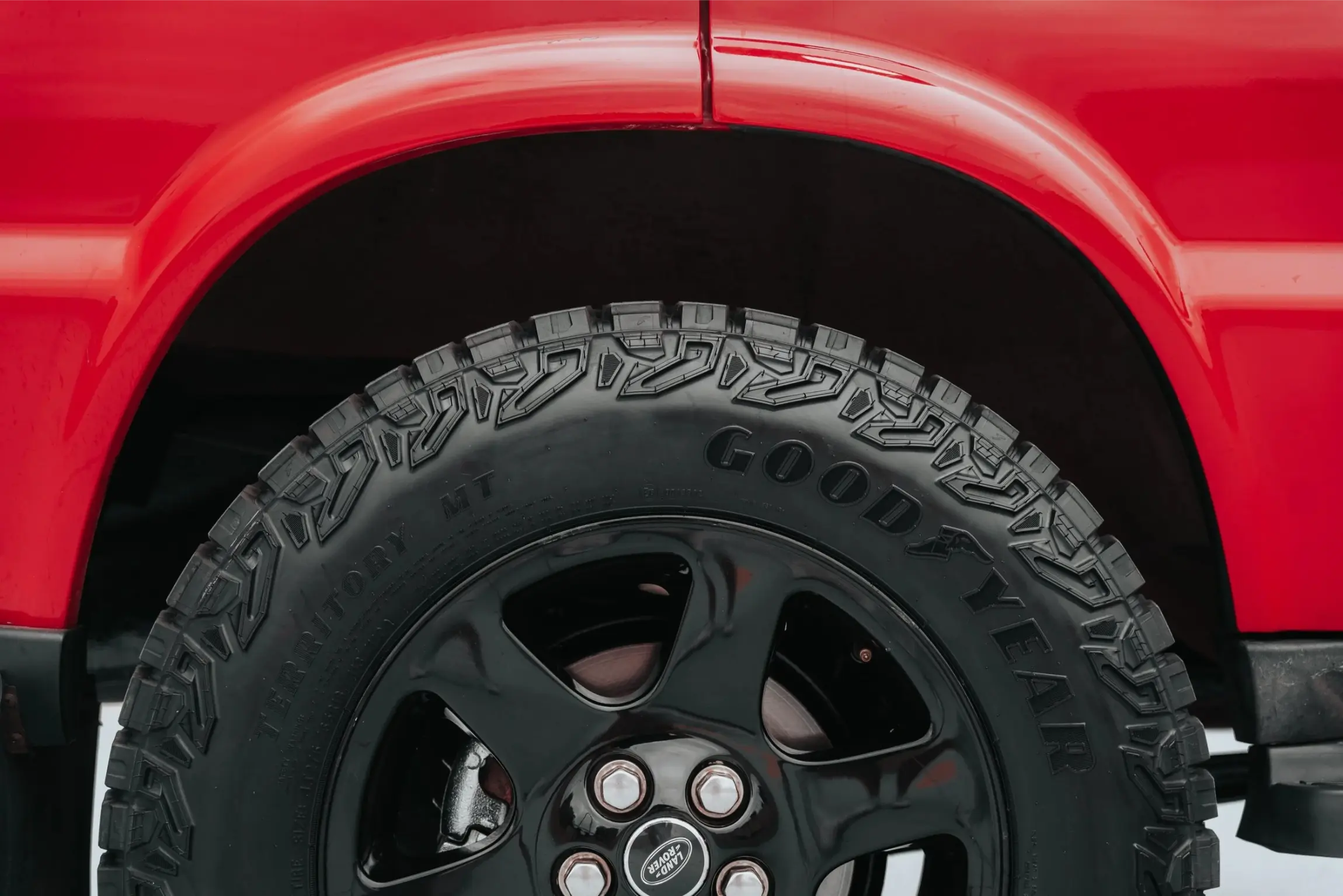 Rutland Red 2000 Land Rover Discovery II