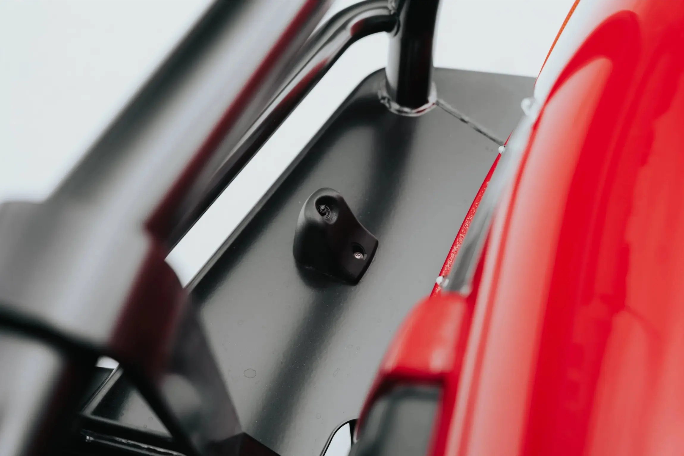 Rutland Red 2000 Land Rover Discovery II