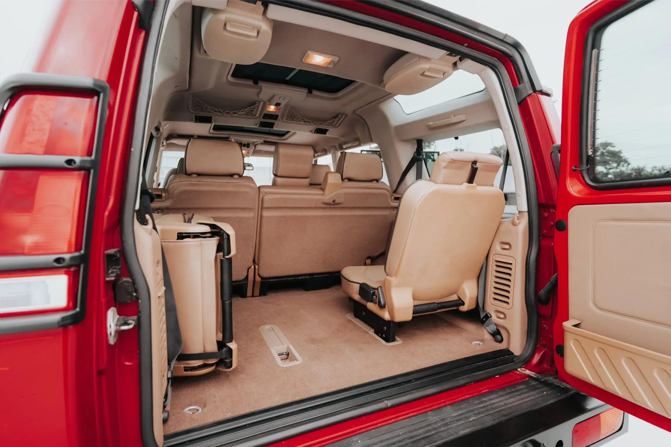 Rutland Red 2000 Land Rover Discovery II