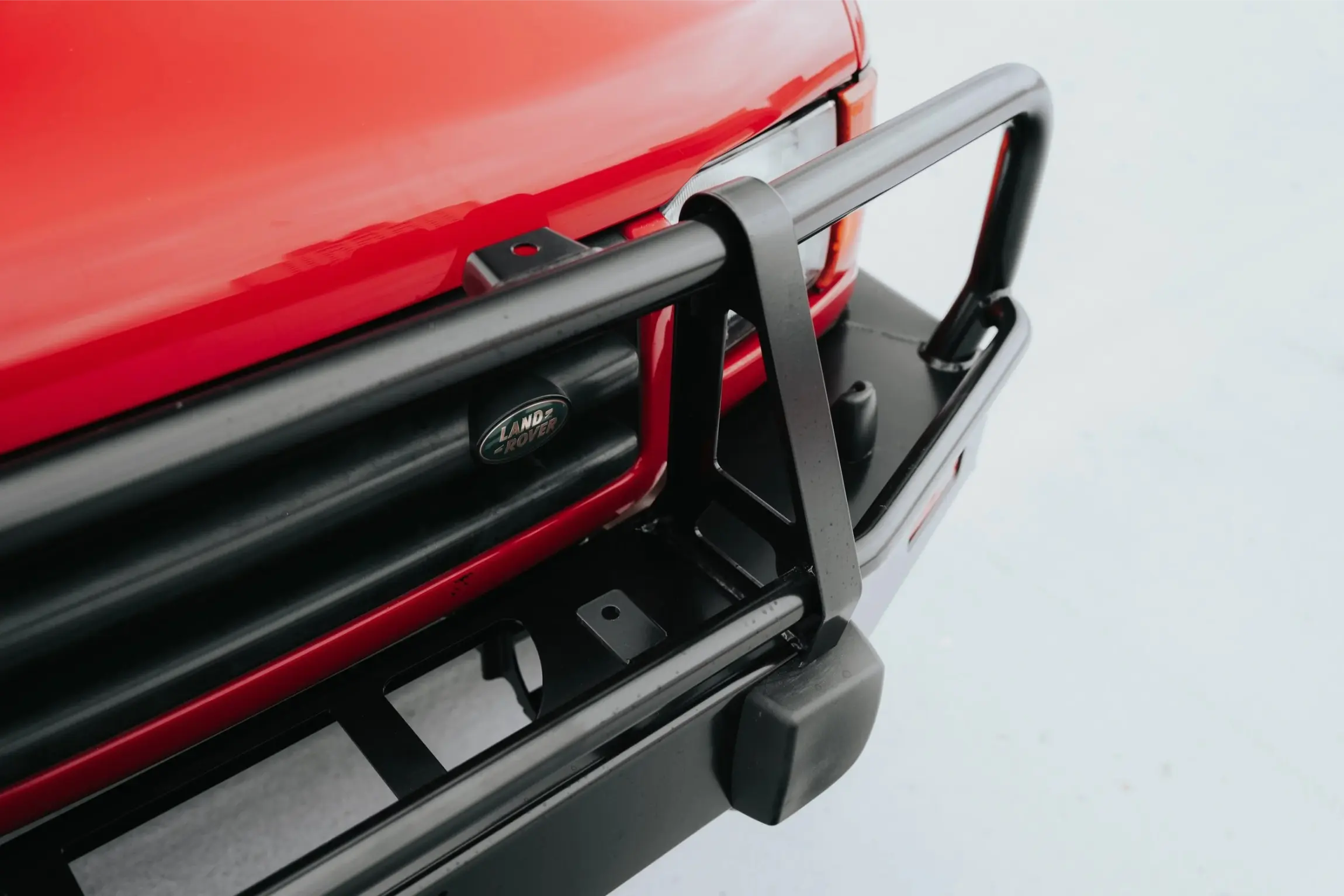 Rutland Red 2000 Land Rover Discovery II