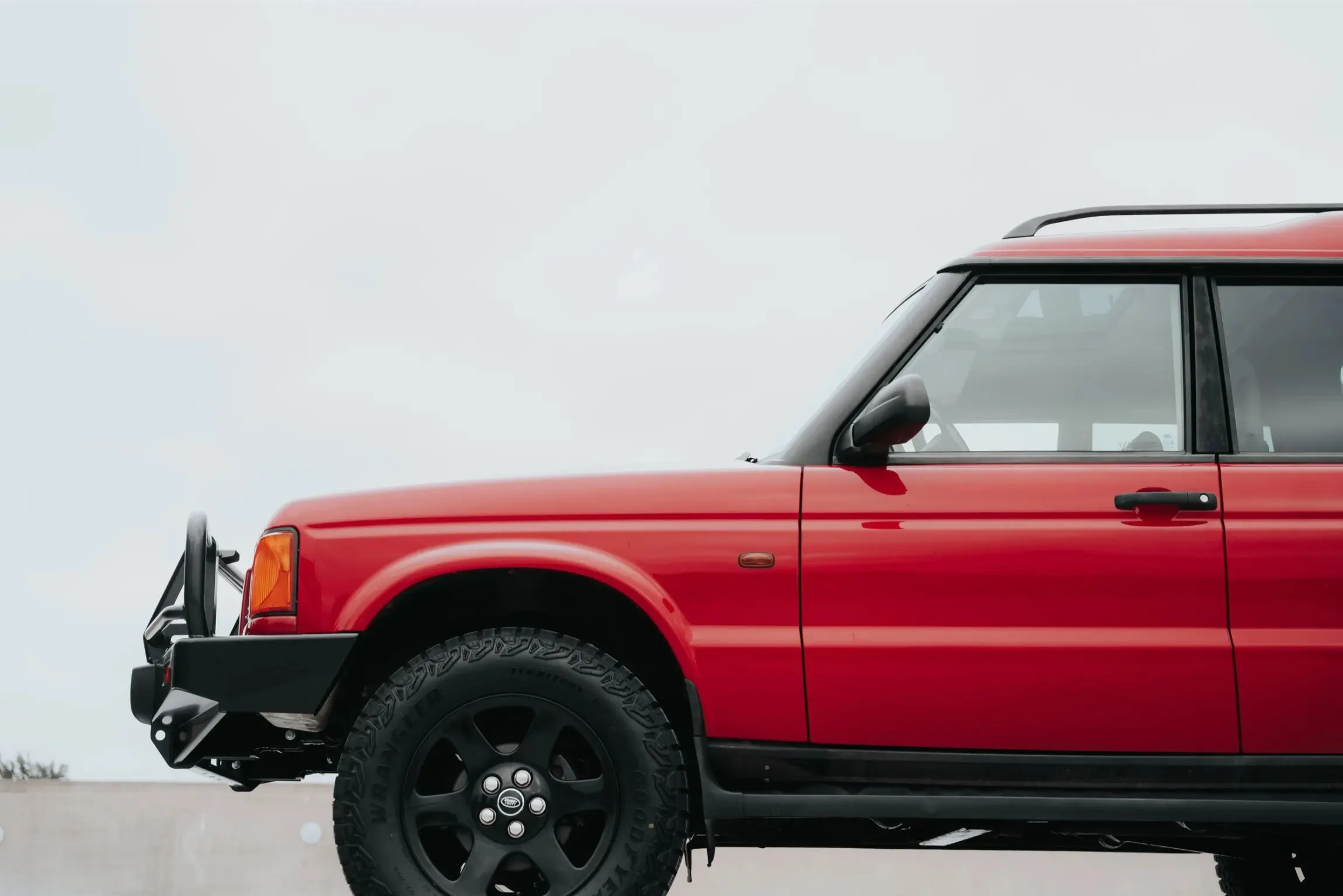 Rutland Red 2000 Land Rover Discovery II