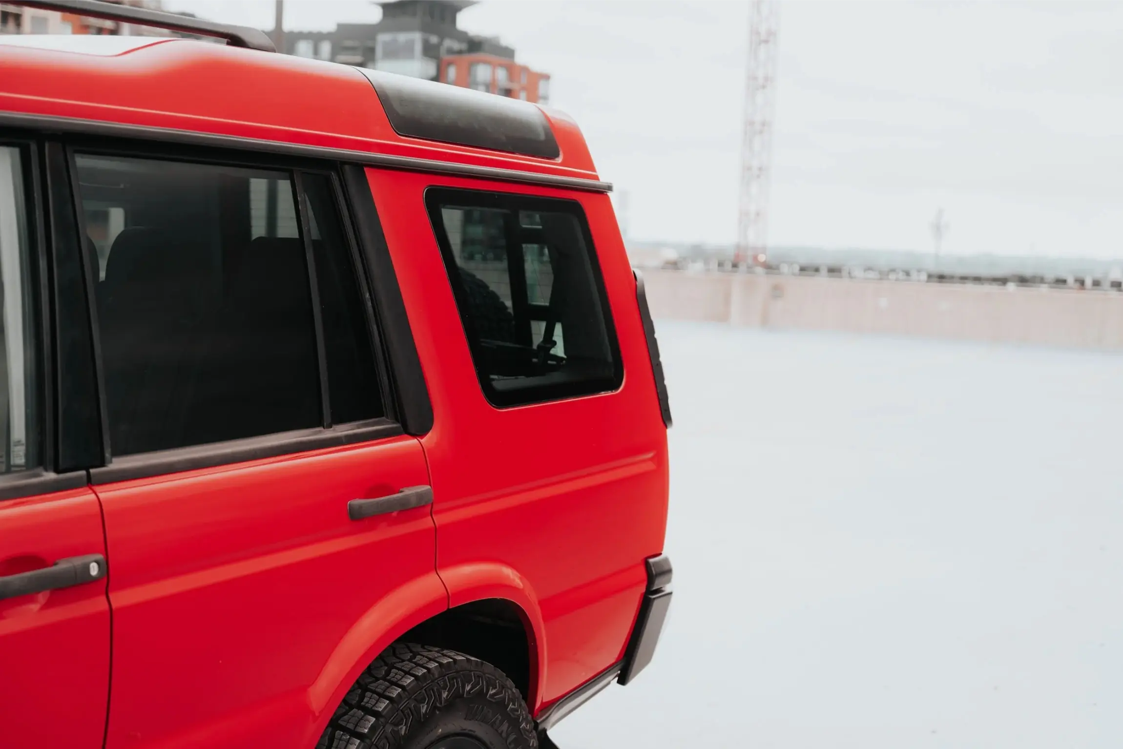 Rutland Red 2000 Land Rover Discovery II