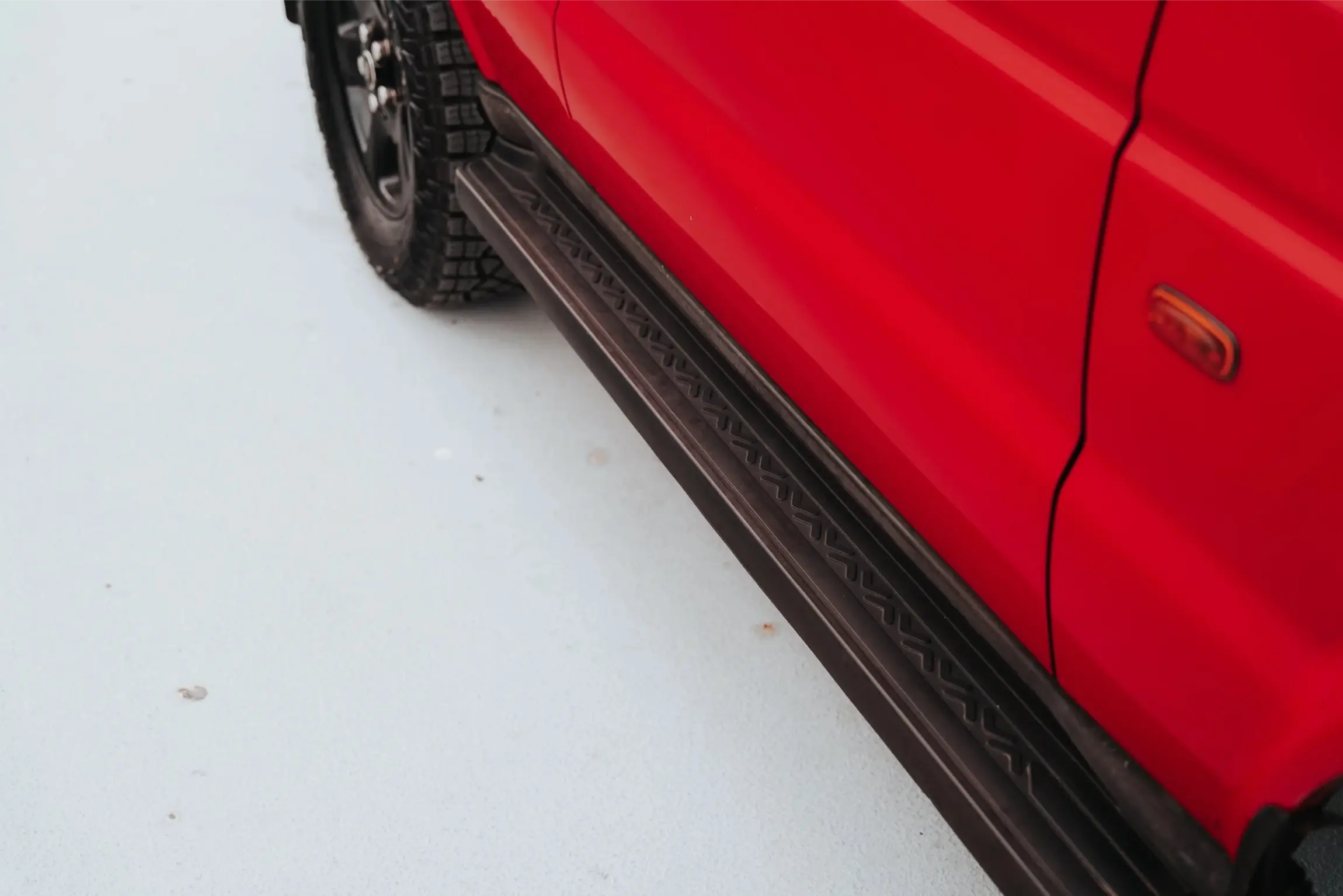 Rutland Red 2000 Land Rover Discovery II