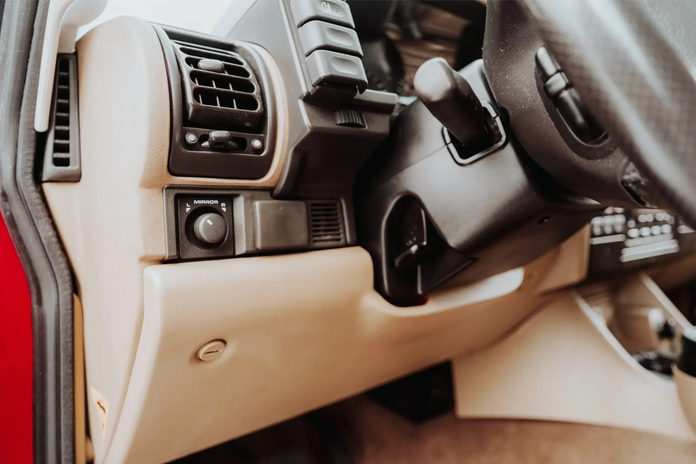 Rutland Red 2000 Land Rover Discovery II