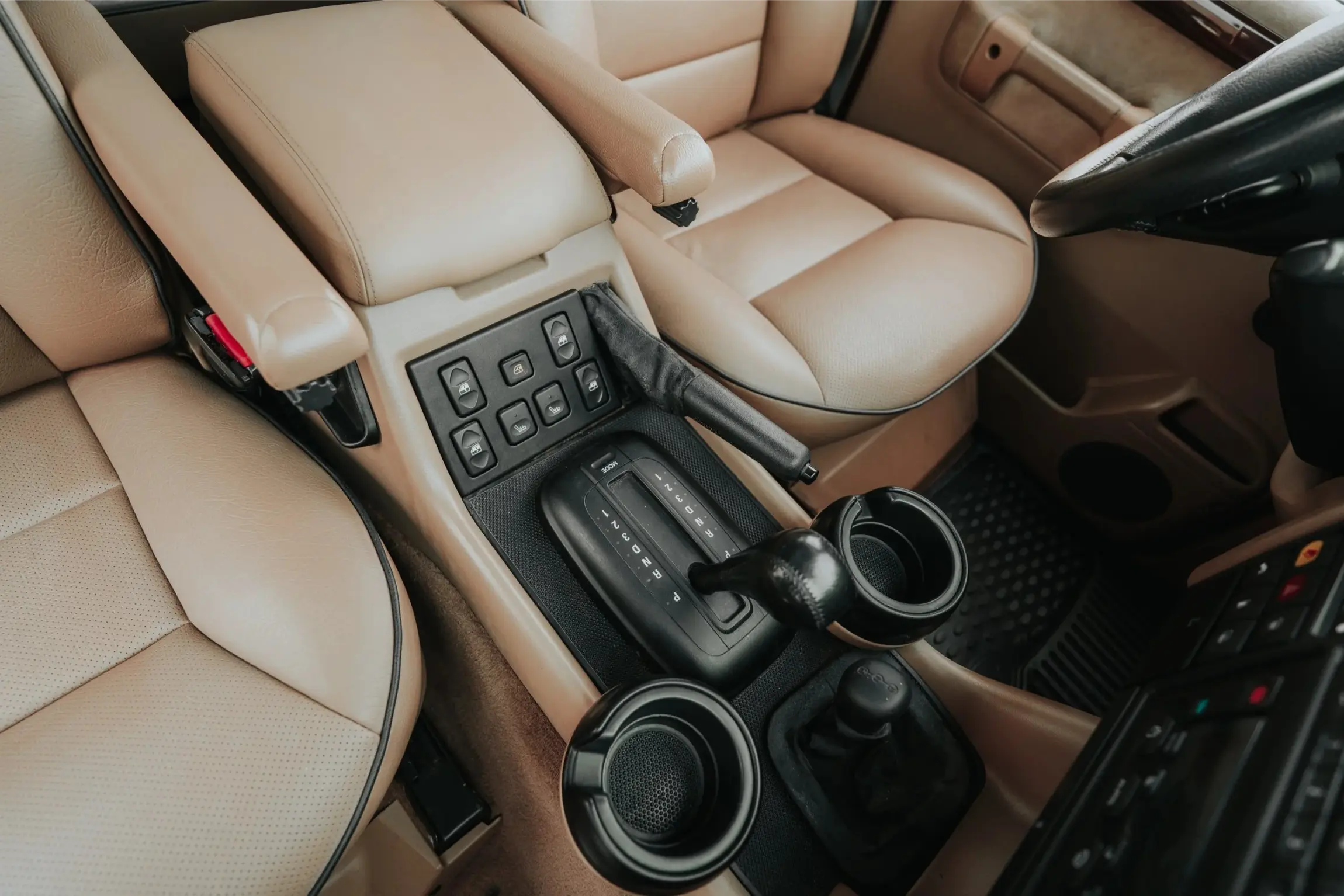 Rutland Red 2000 Land Rover Discovery II