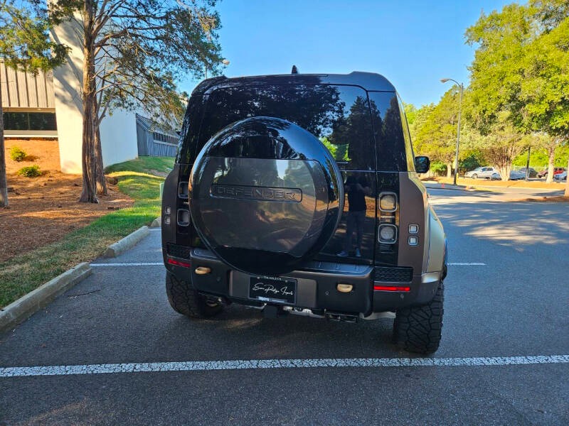 2025 Land Rover Defender 110 P635 OCTA