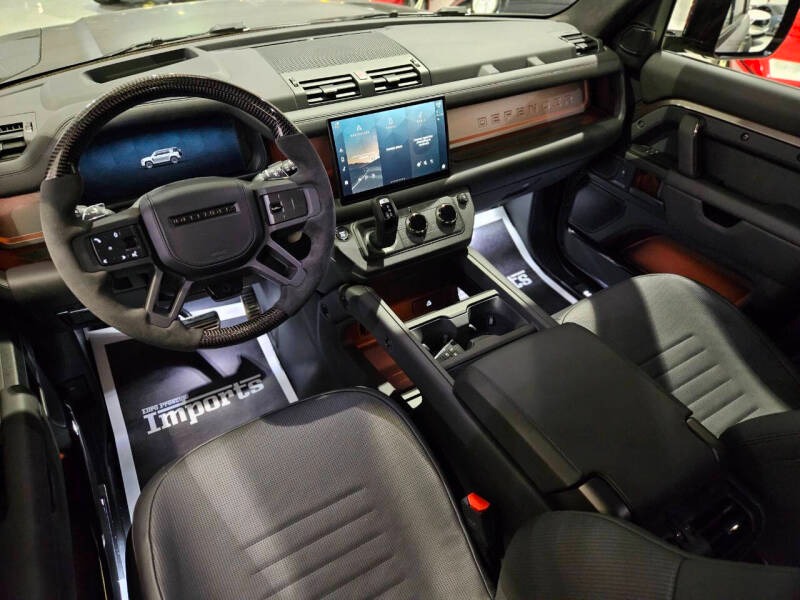 2025 Land Rover Defender 110 P635 OCTA