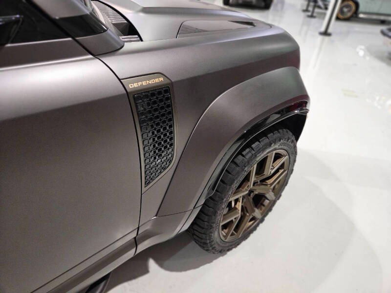 2025 Land Rover Defender 110 P635 OCTA